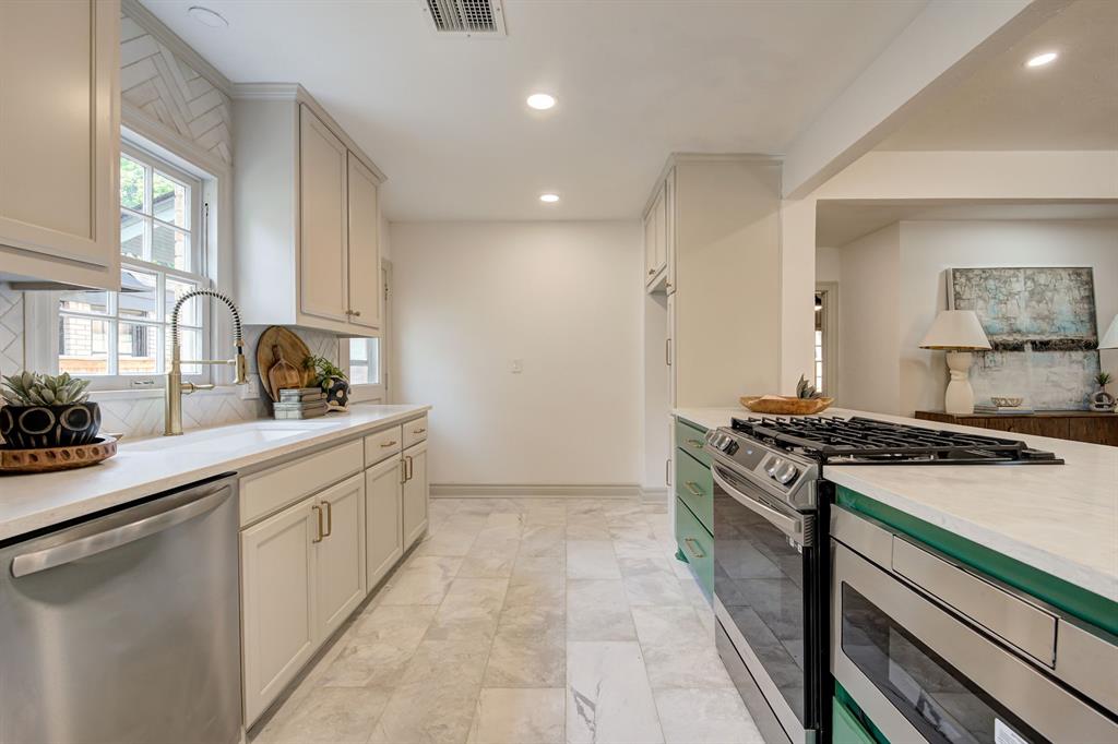 2324 NW 28th Street