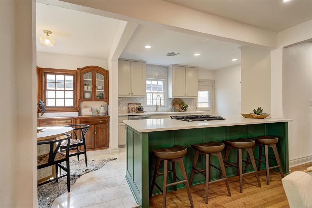 2324 NW 28th Street