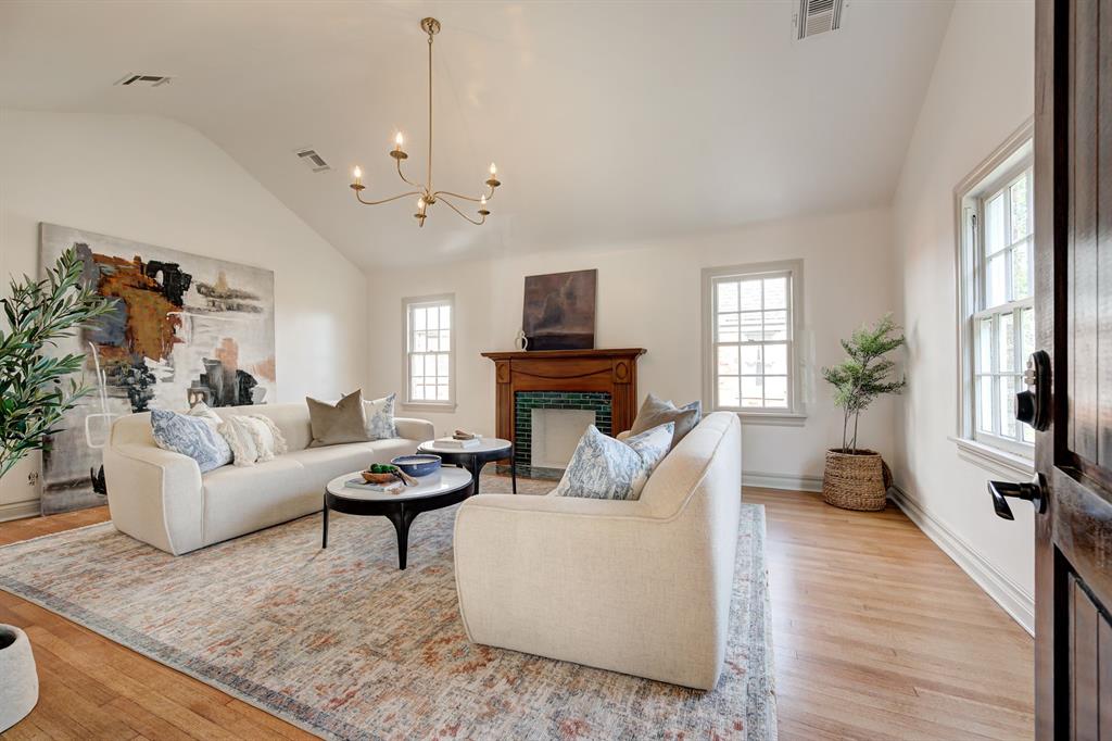 2324 NW 28th Street