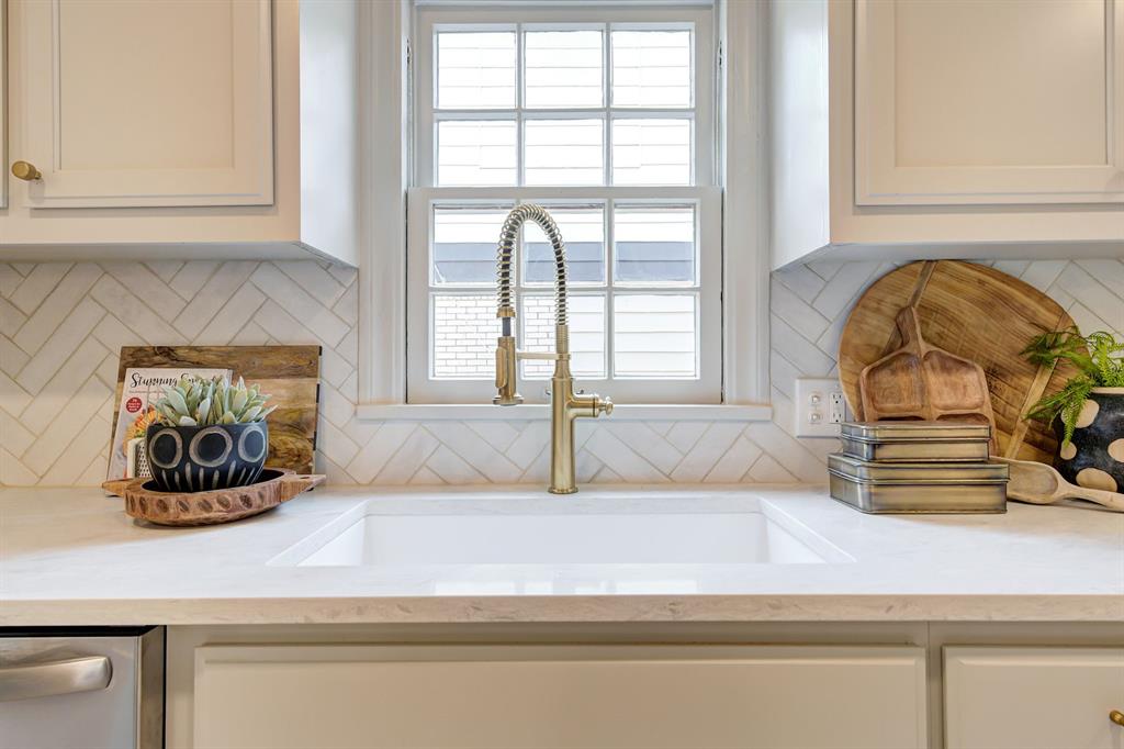 2324 NW 28th Street