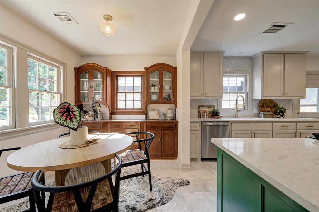 2324 NW 28th Street