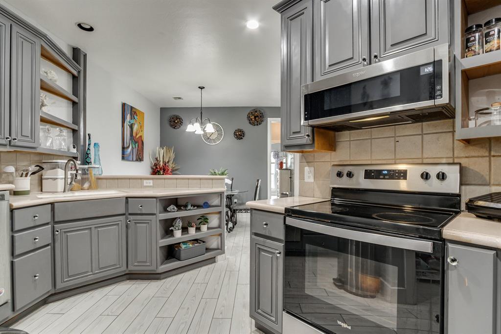 1601 Laurel Place