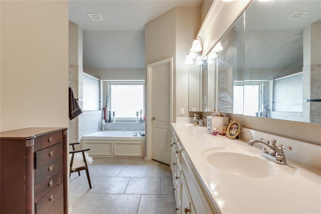 3101 Ladybank Lane