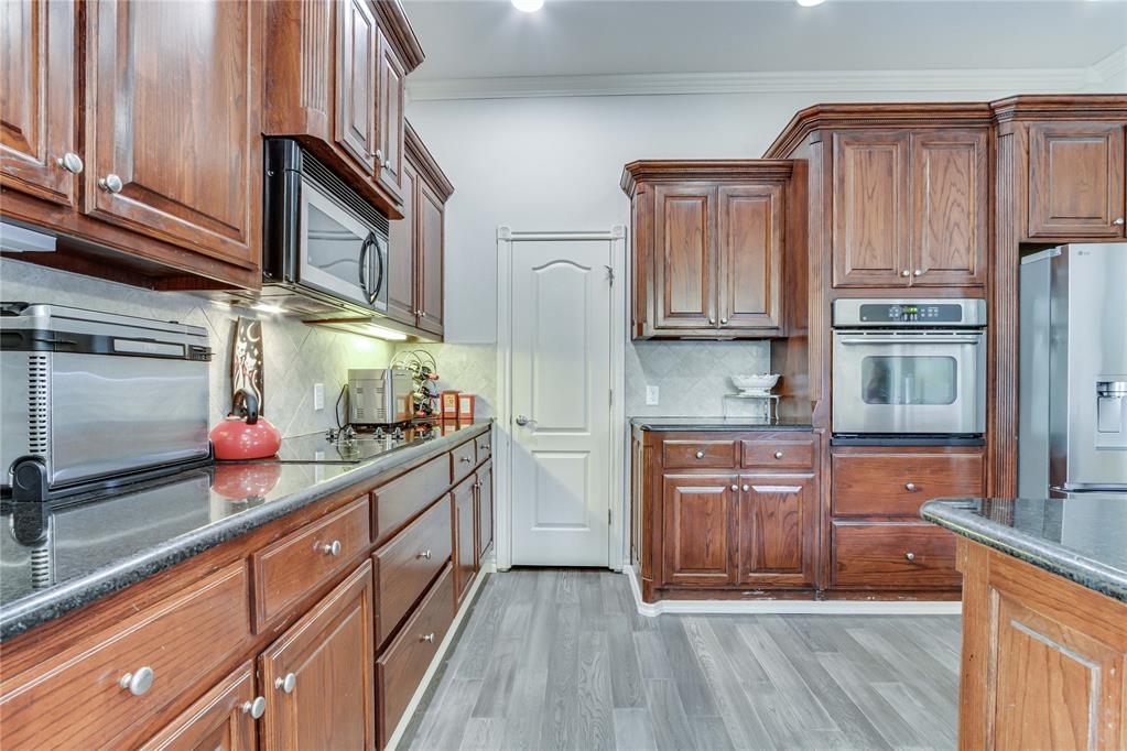 3101 Ladybank Lane
