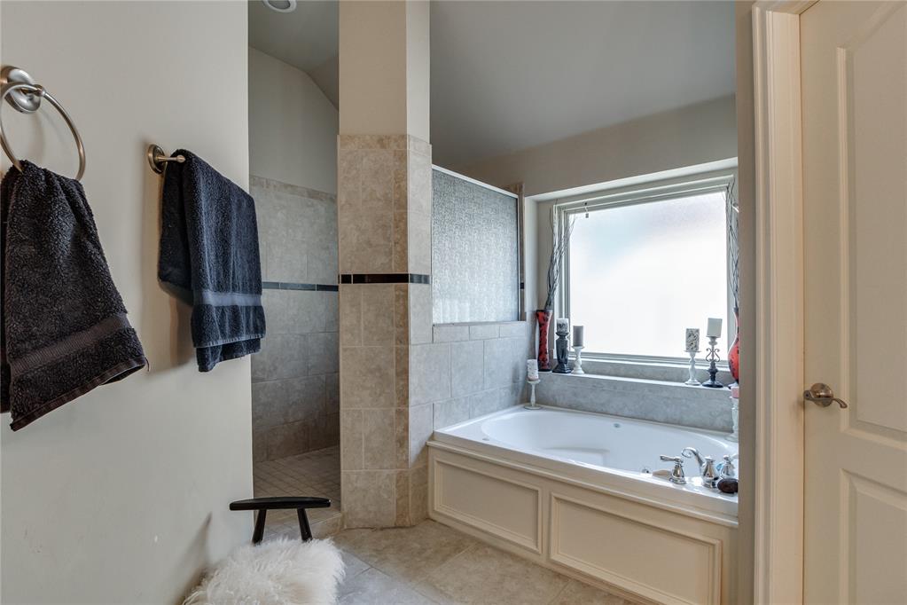 3101 Ladybank Lane