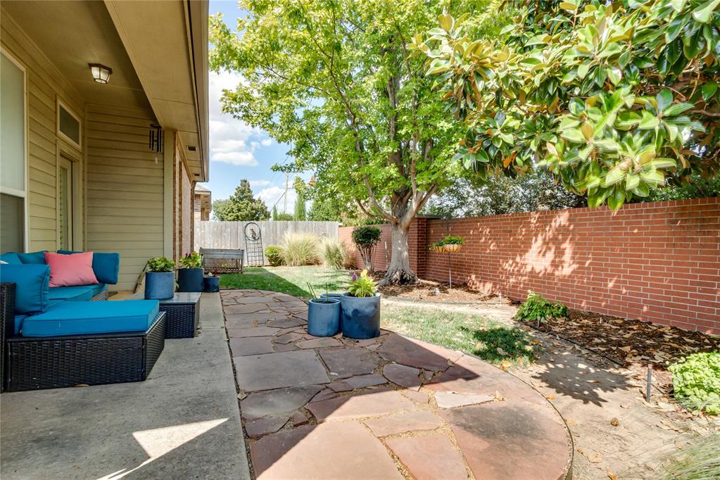 3101 Ladybank Lane
