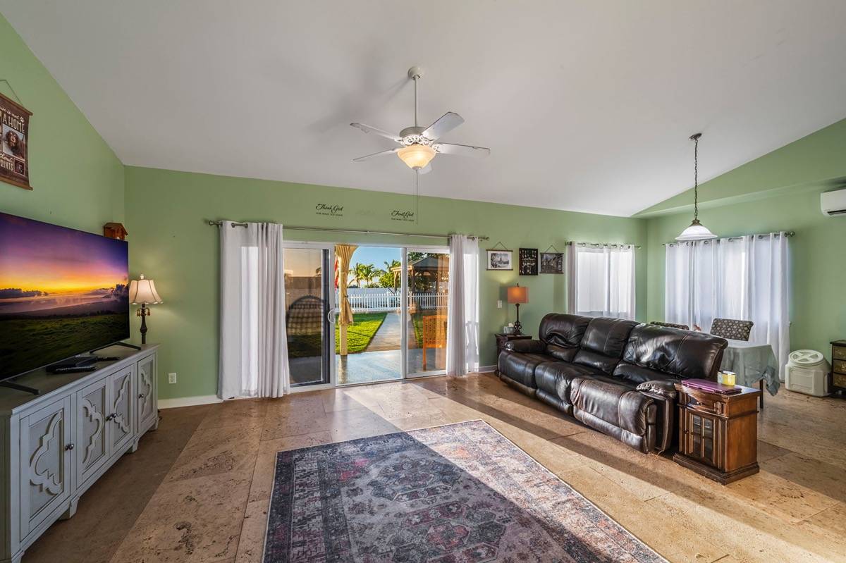 73-1126 KUULEIALOHA CIRCLE