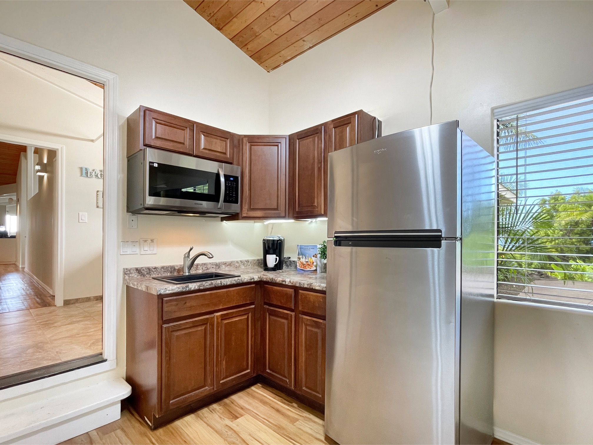 73-4686 HINA LANI ST