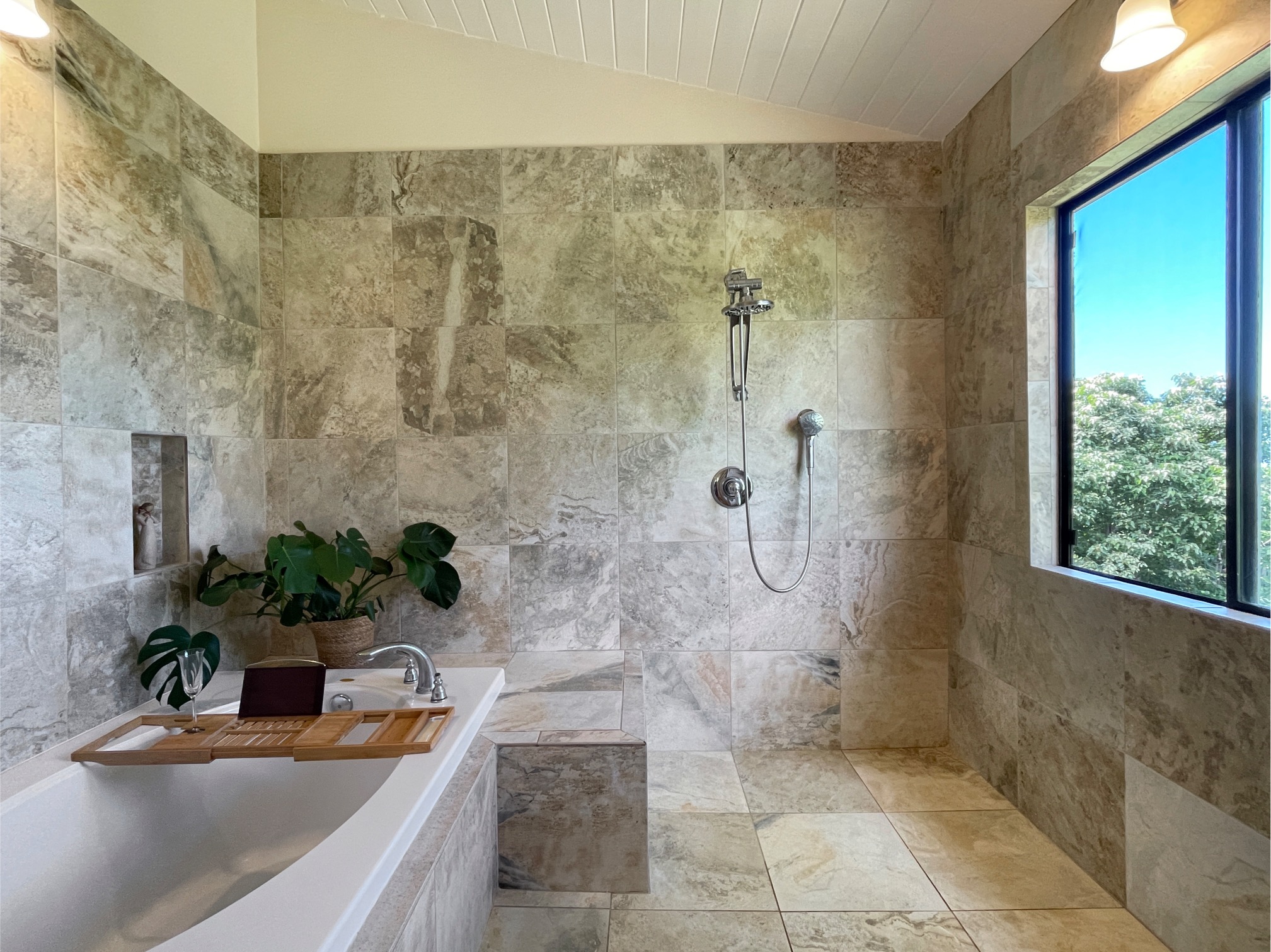 73-4686 HINA LANI ST