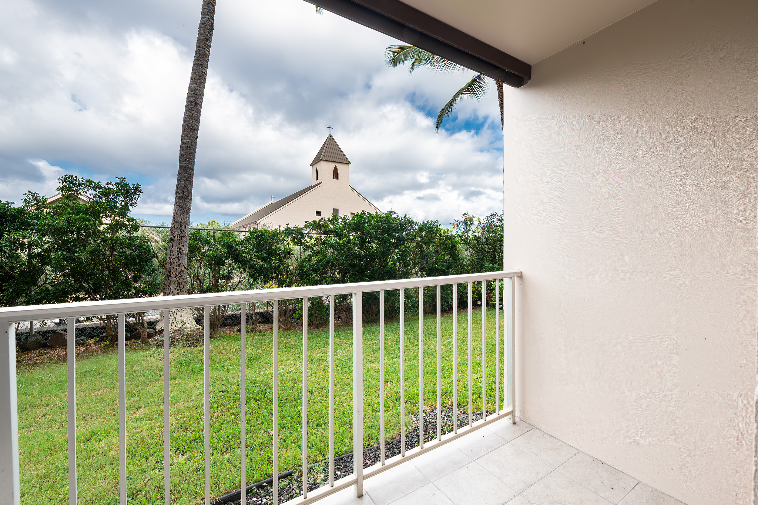 75-5766 KUAKINI HIGHWAY 104