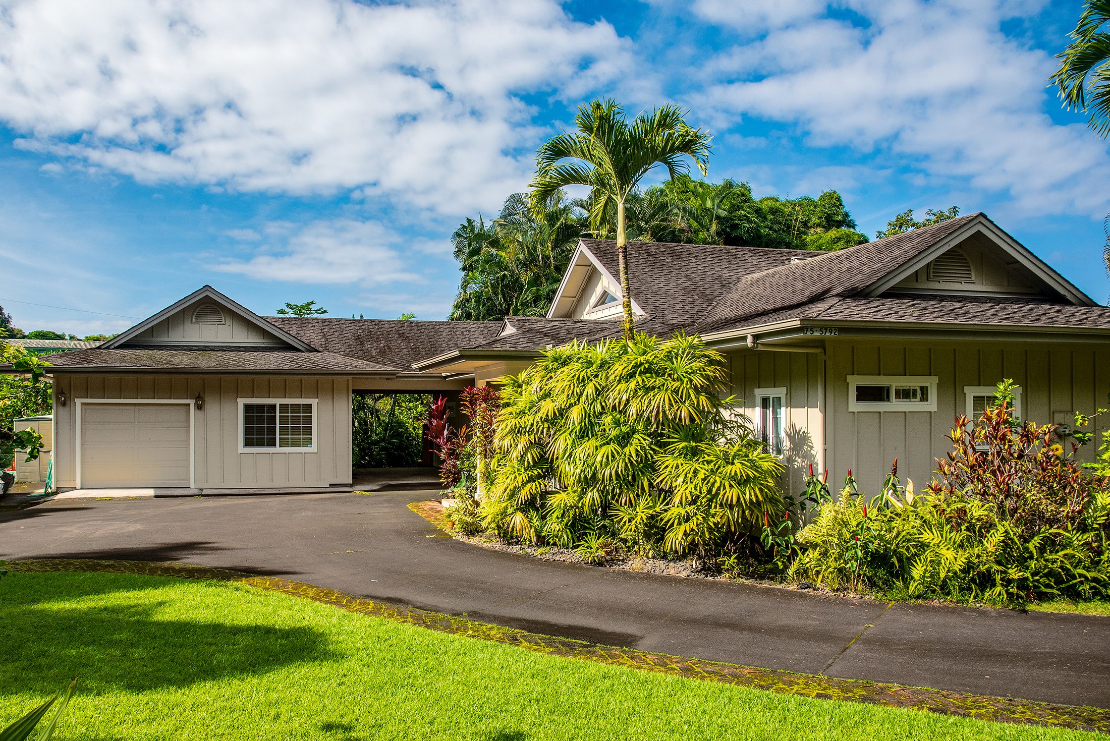 75-5792 MAMALAHOA HIGHWAY