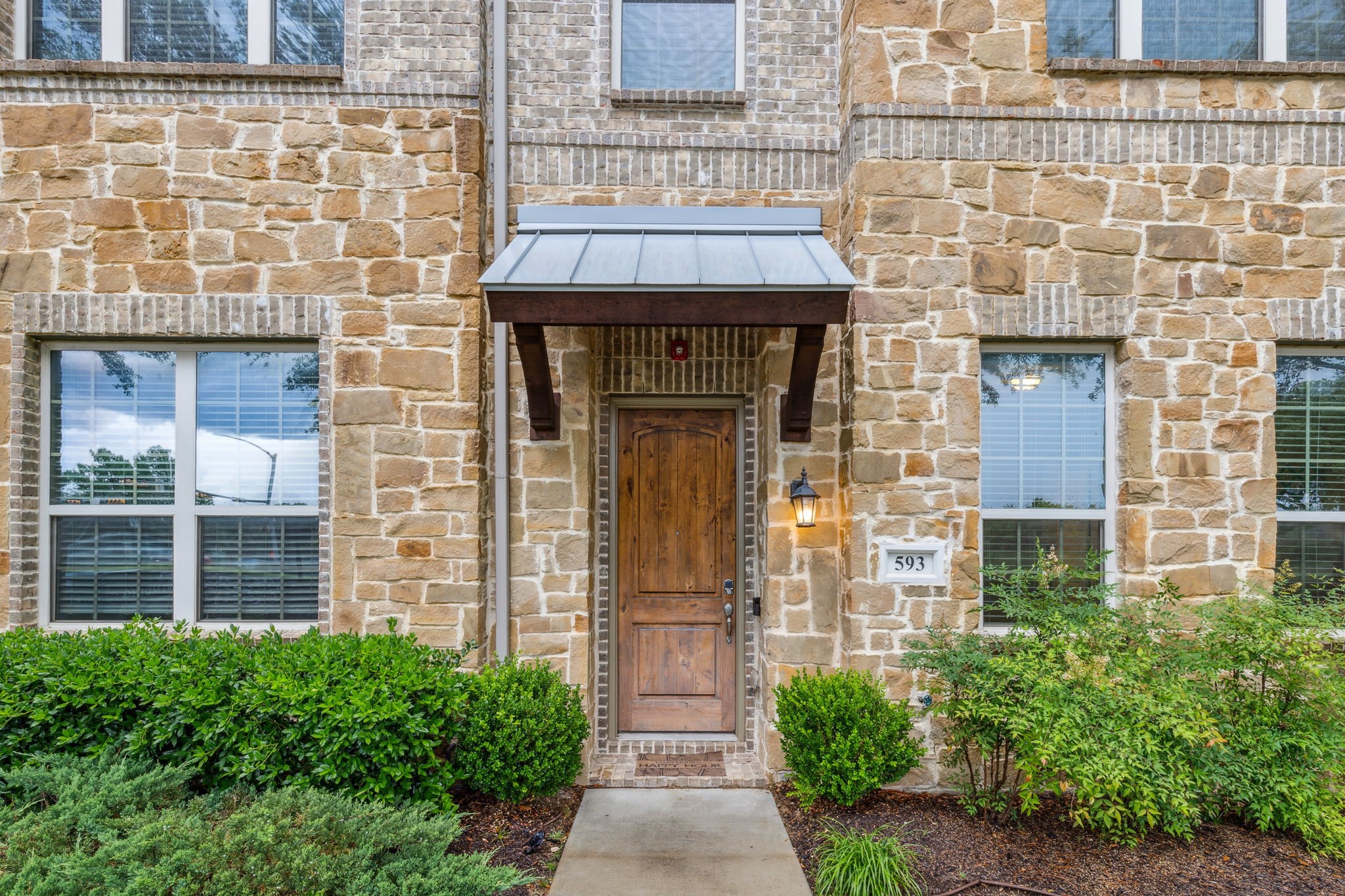 593 W Royal Lane
