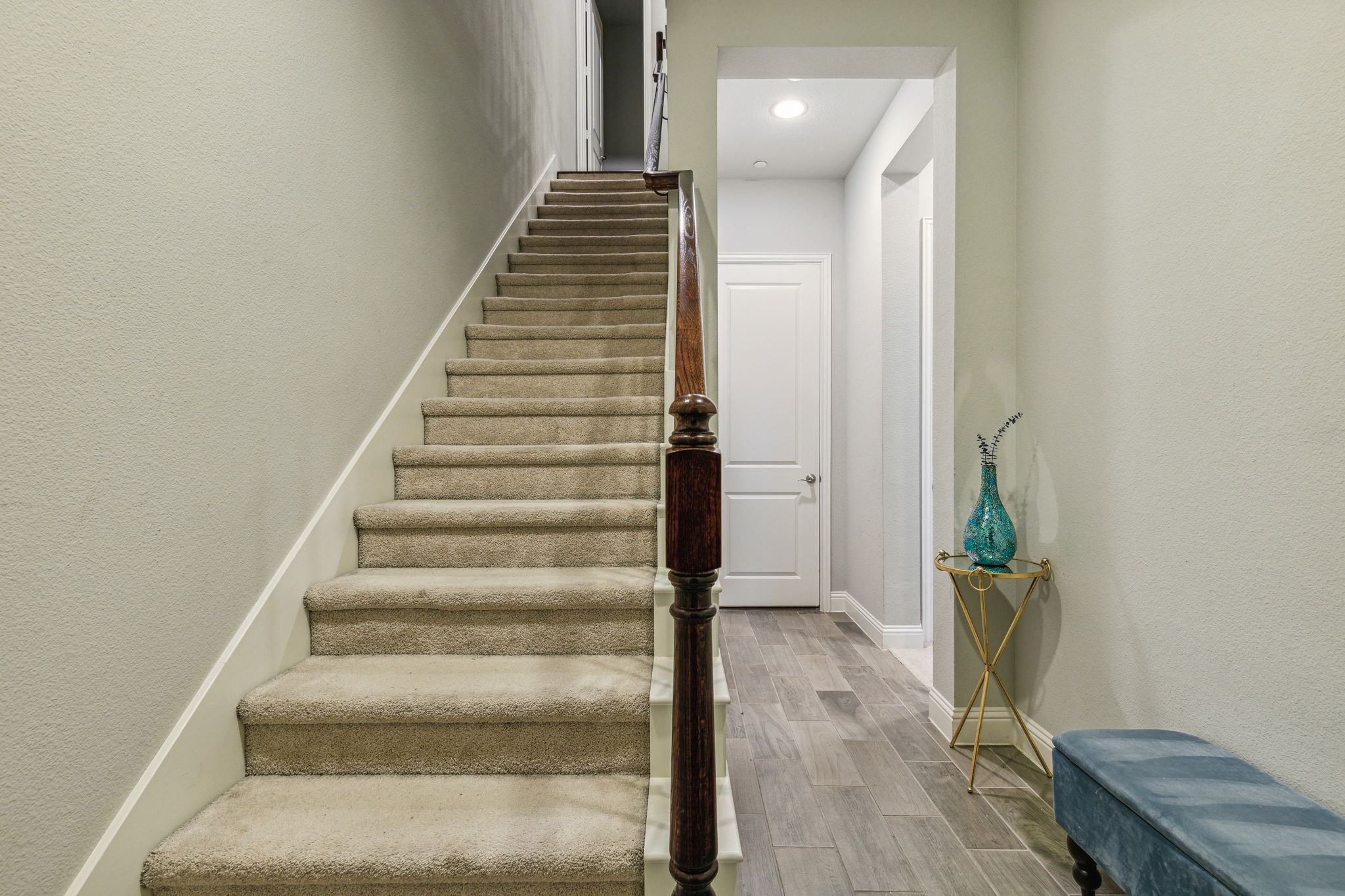 593 W Royal Lane