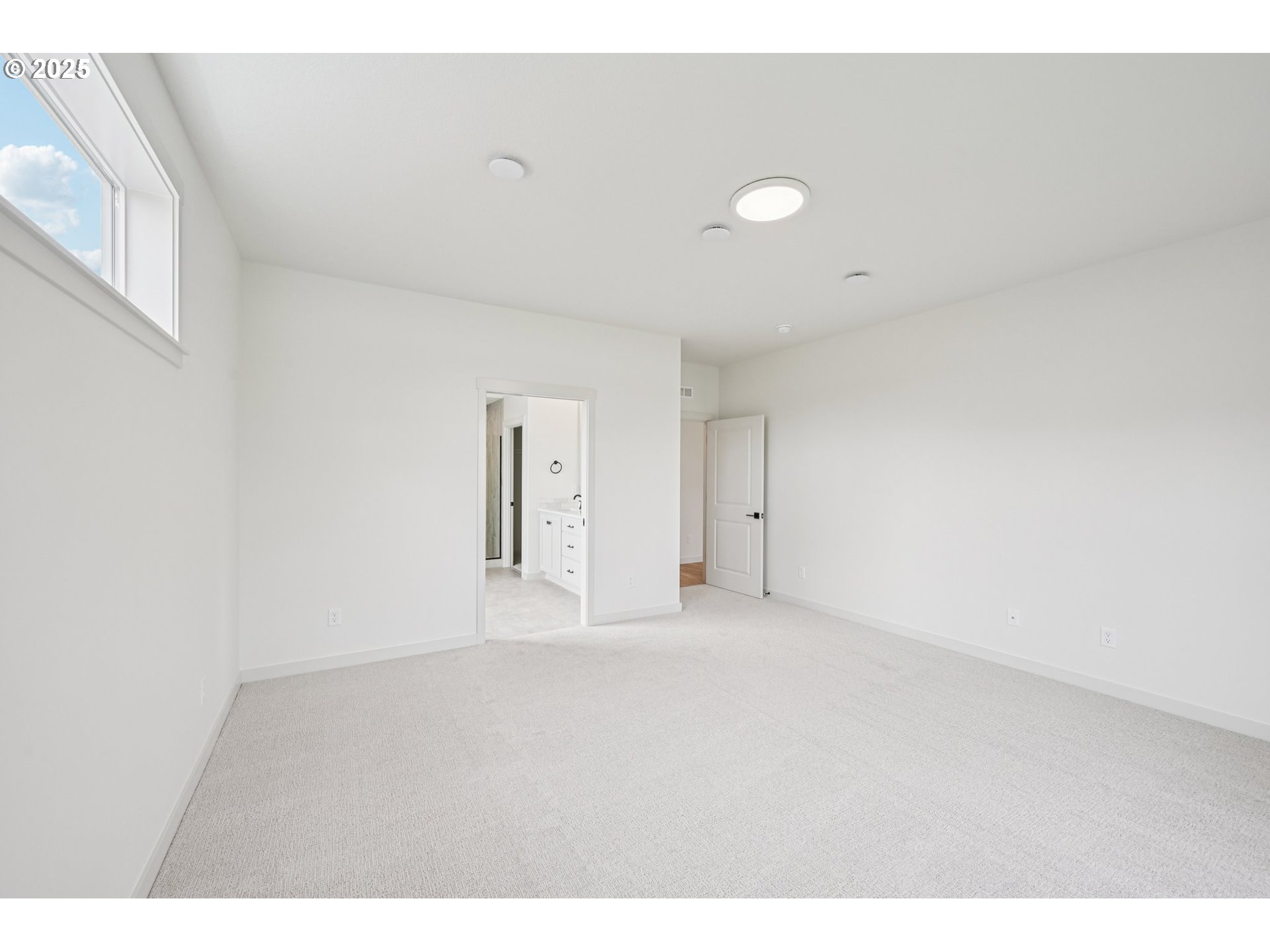 1124 N 44TH PL