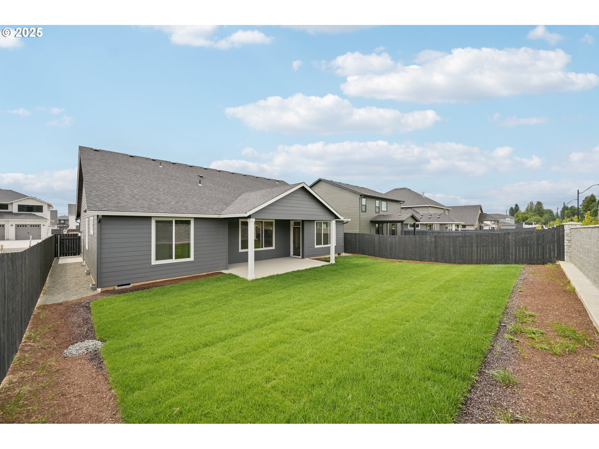 1124 N 44TH PL