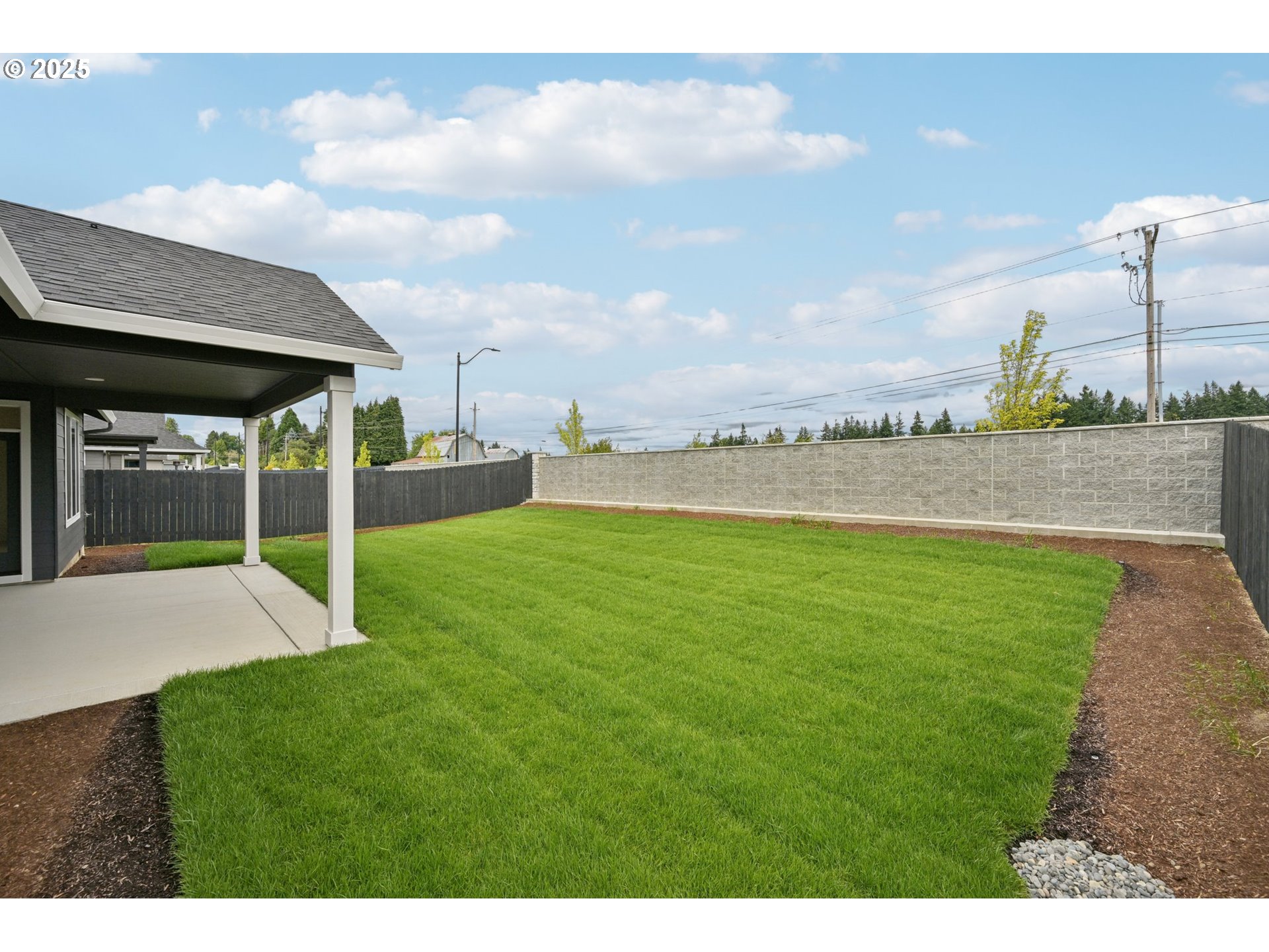 1124 N 44TH PL