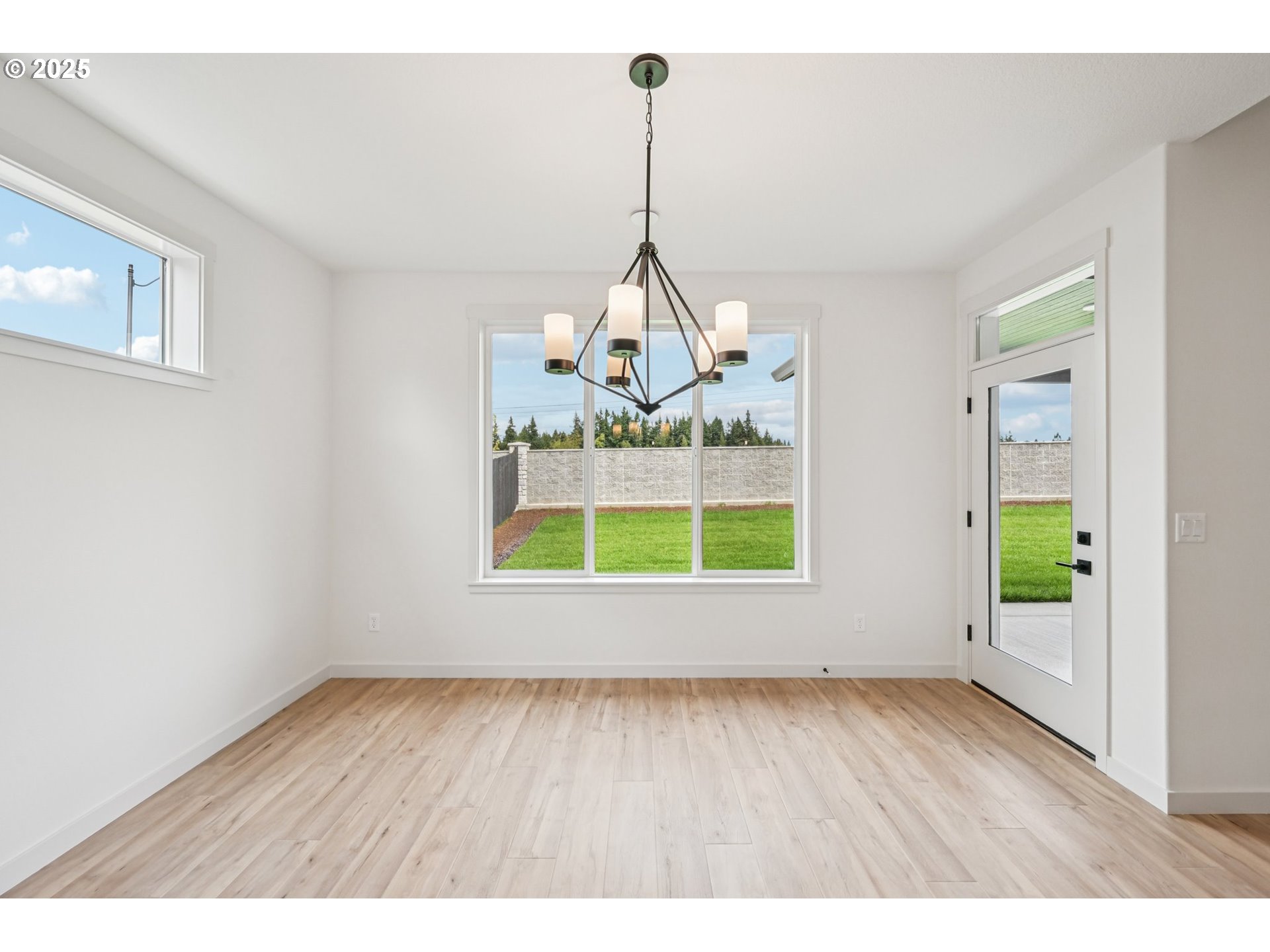 1124 N 44TH PL