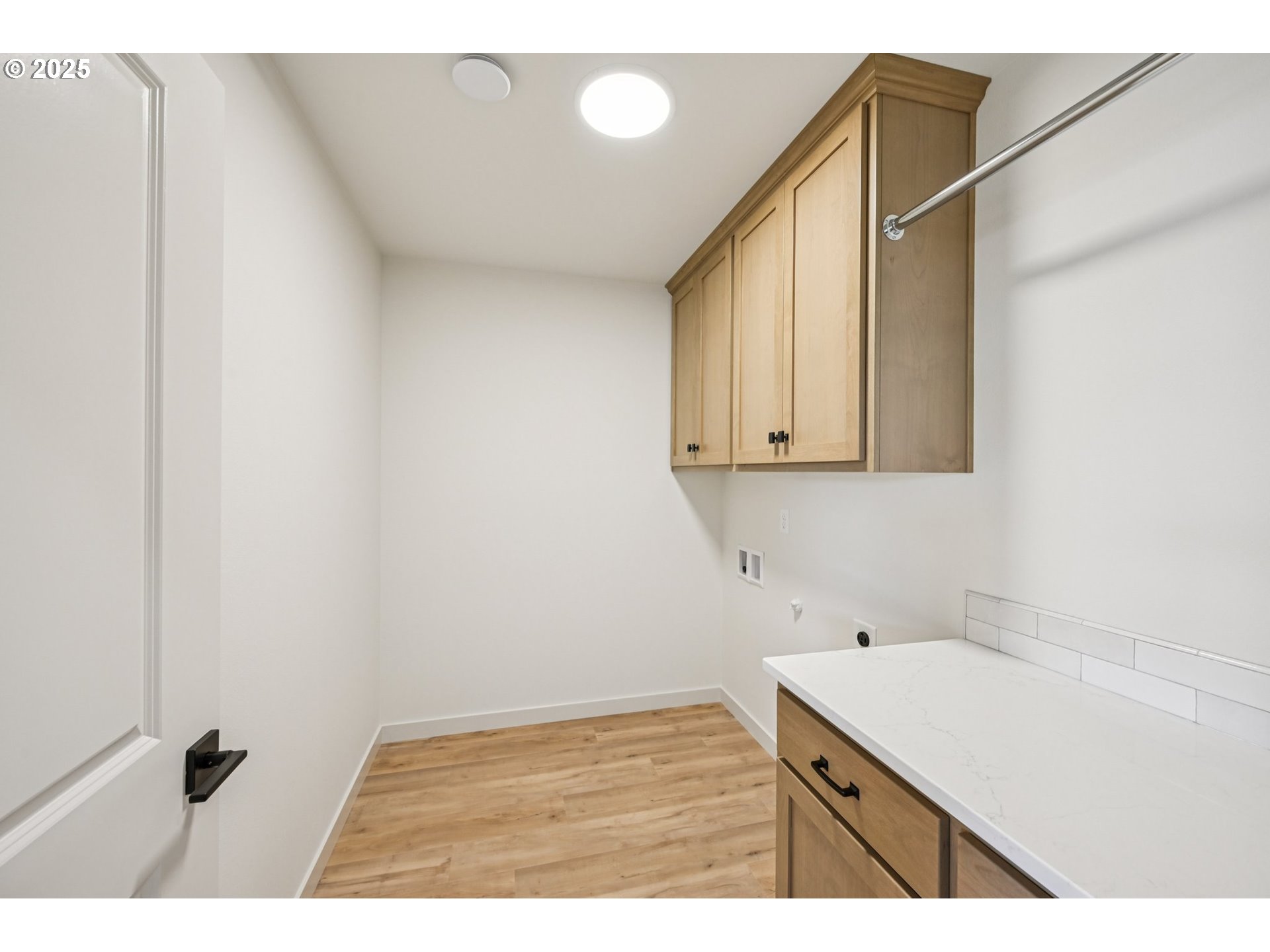 1124 N 44TH PL