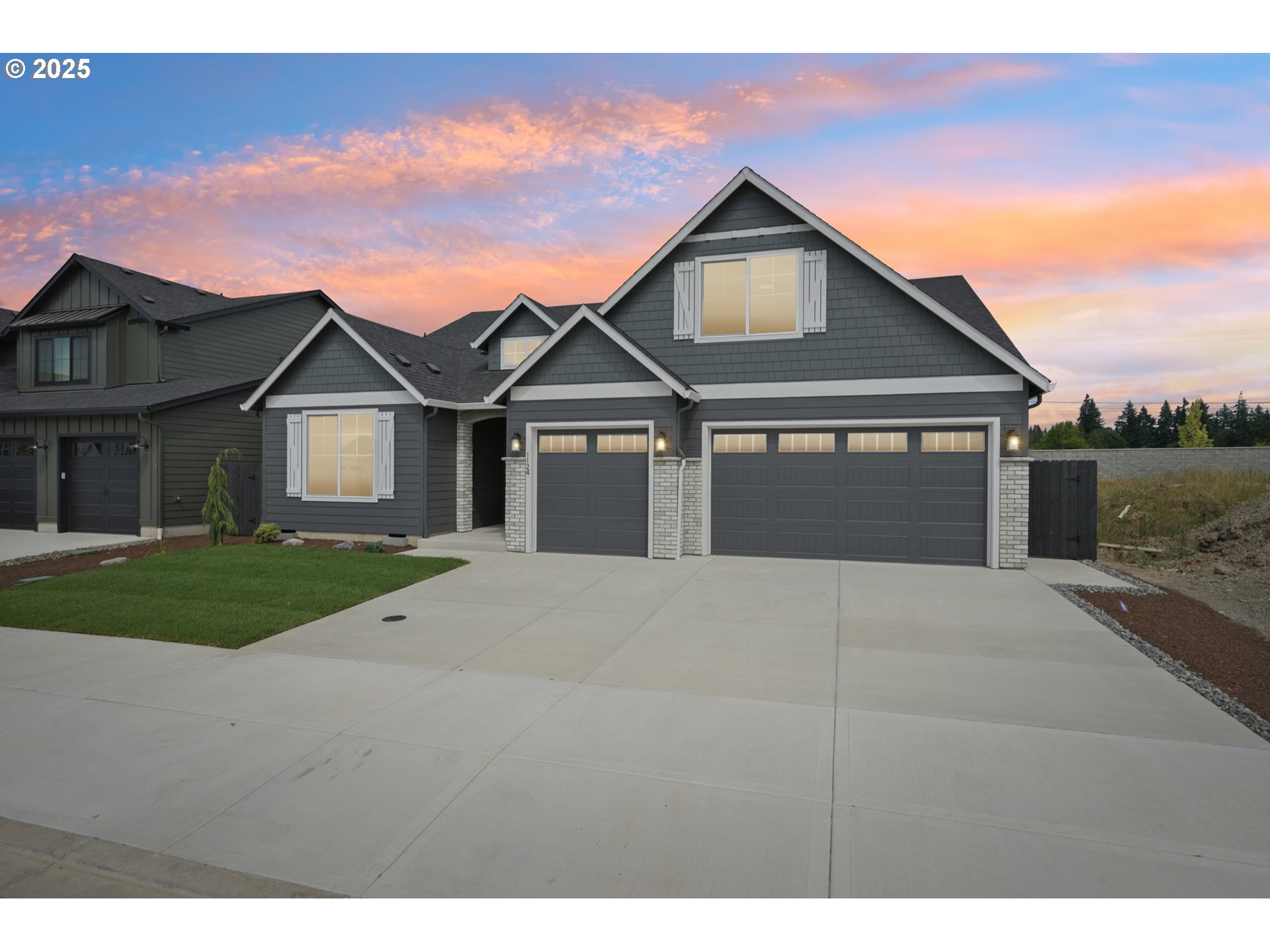 1124 N 44TH PL