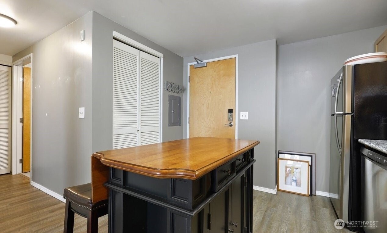 701 Columbia Street Unit: 602