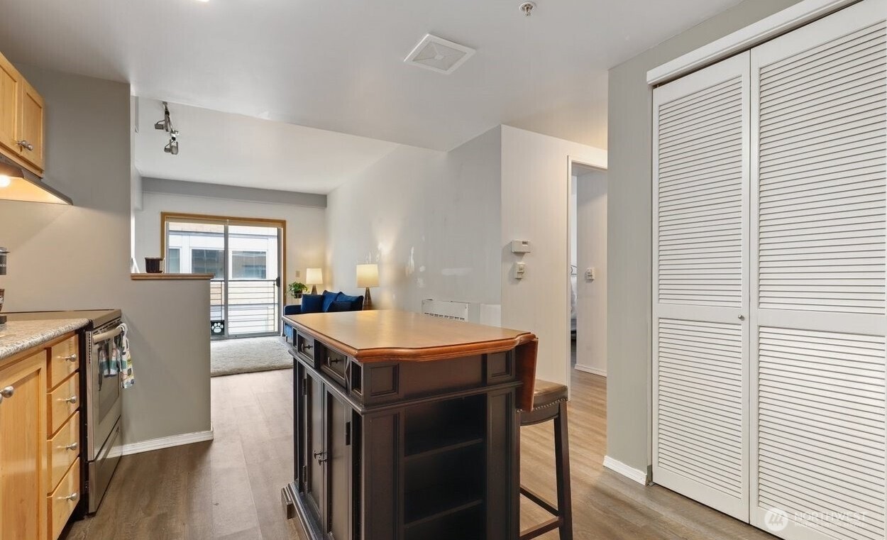 701 Columbia Street Unit: 602