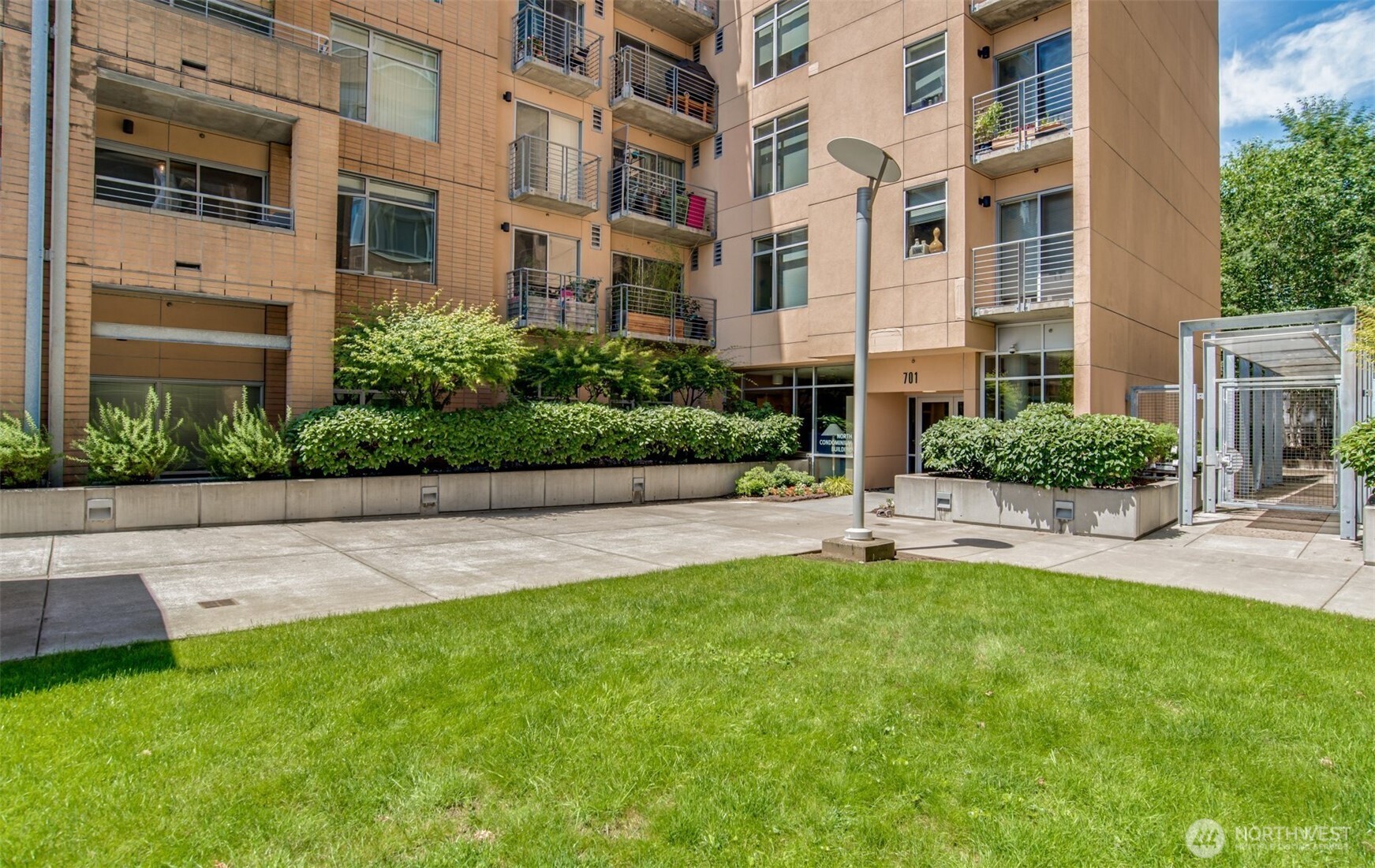 701 Columbia Street Unit: 602