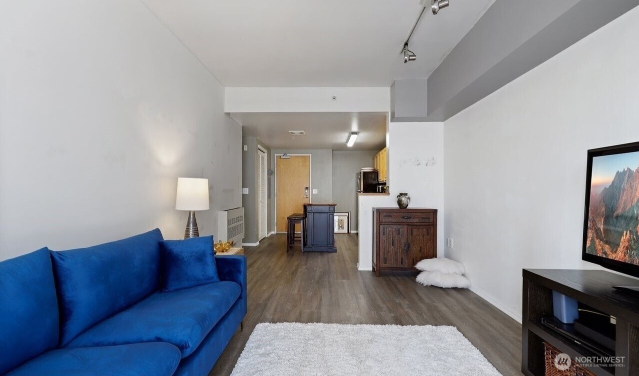 701 Columbia Street Unit: 602