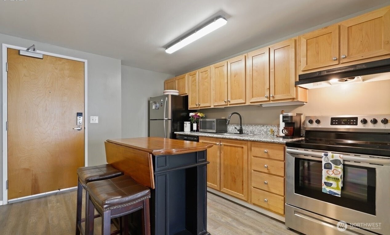 701 Columbia Street Unit: 602