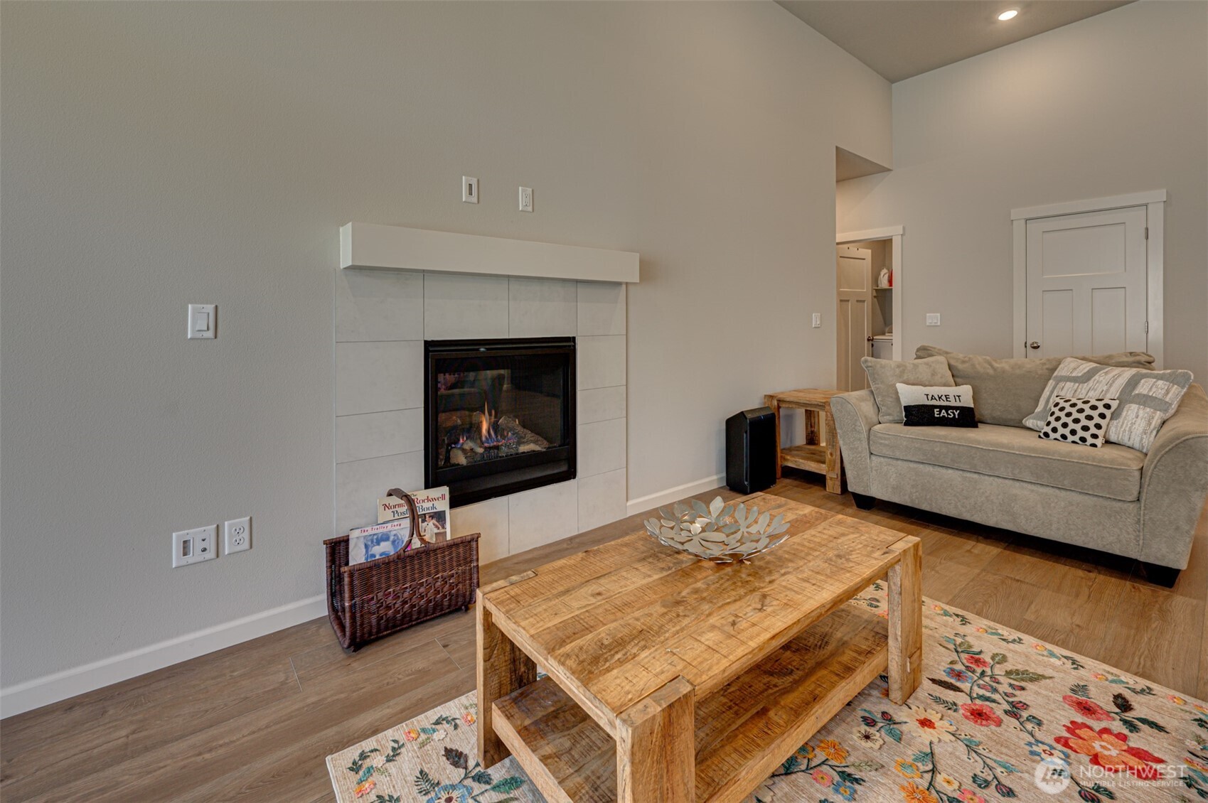 2718 S 9th Way