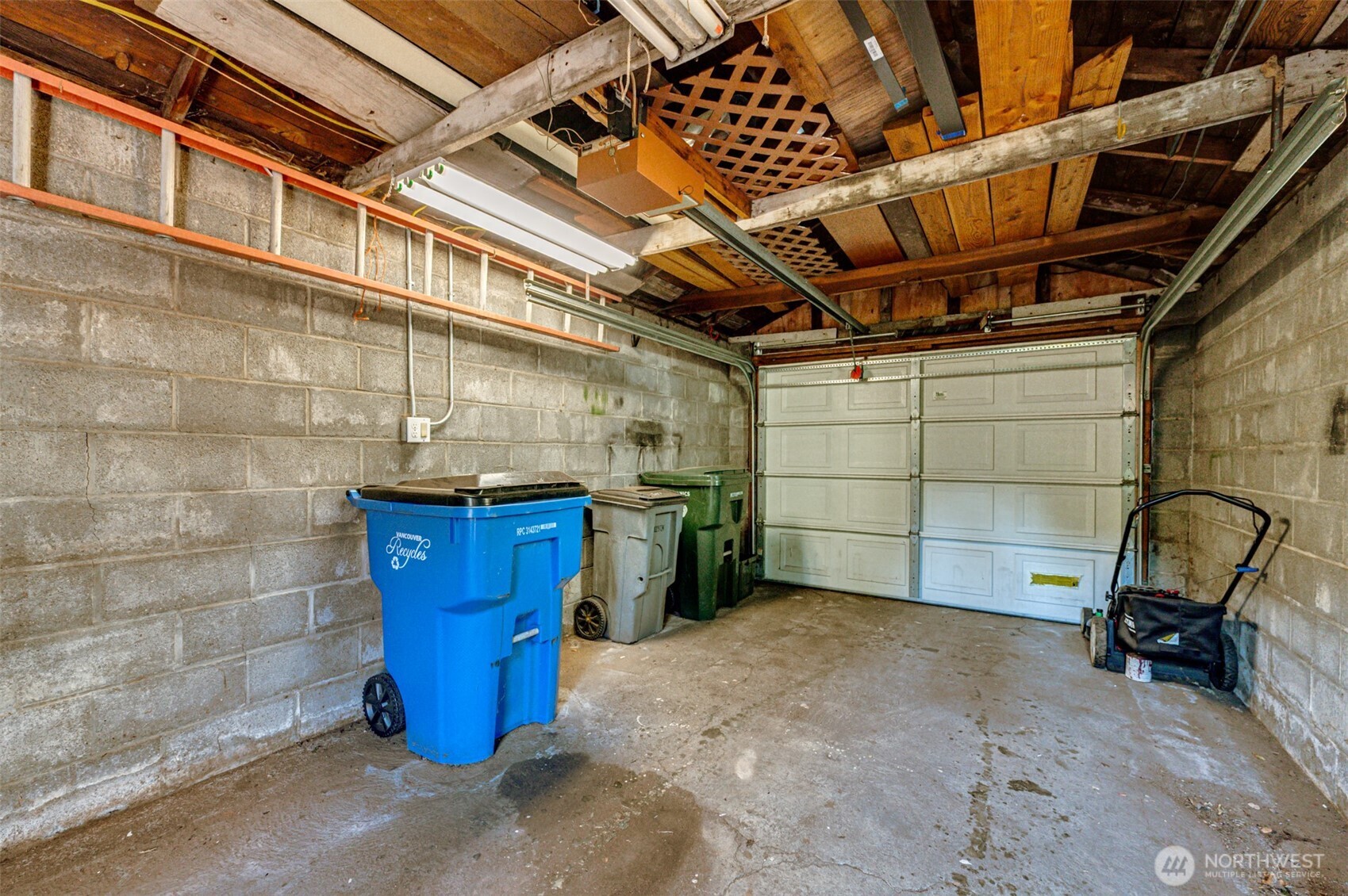 307 E 22nd Street