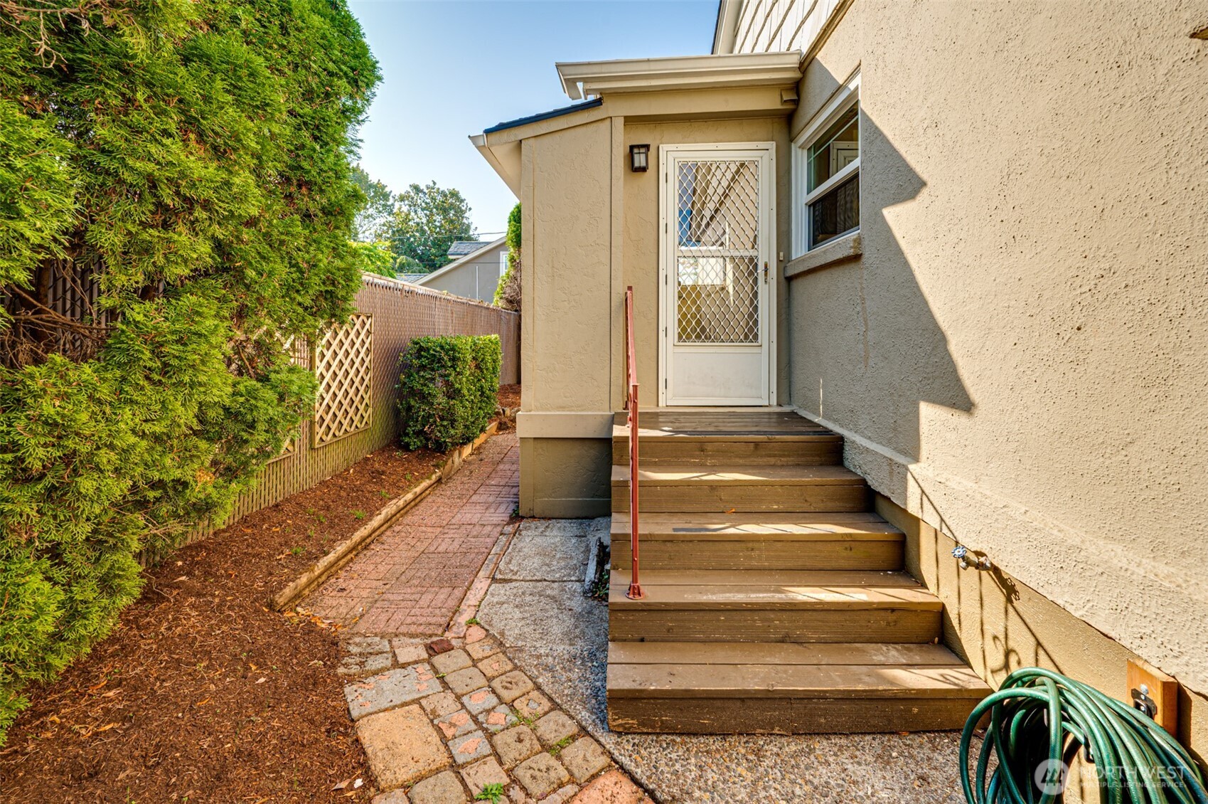 307 E 22nd Street