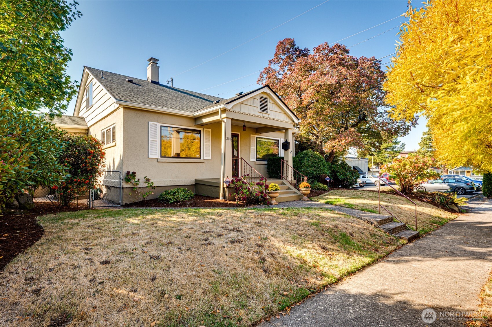 307 E 22nd Street