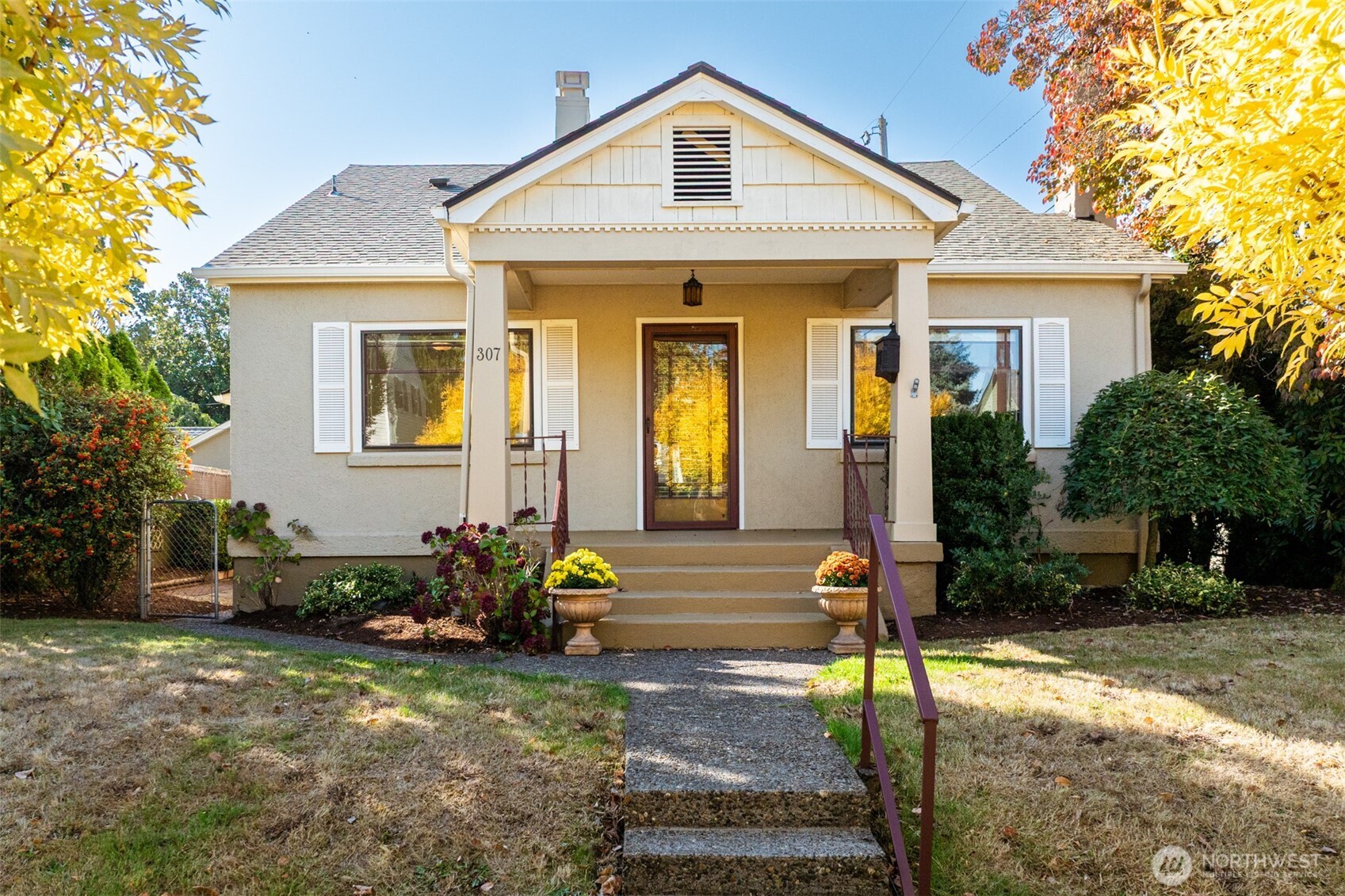 307 E 22nd Street
