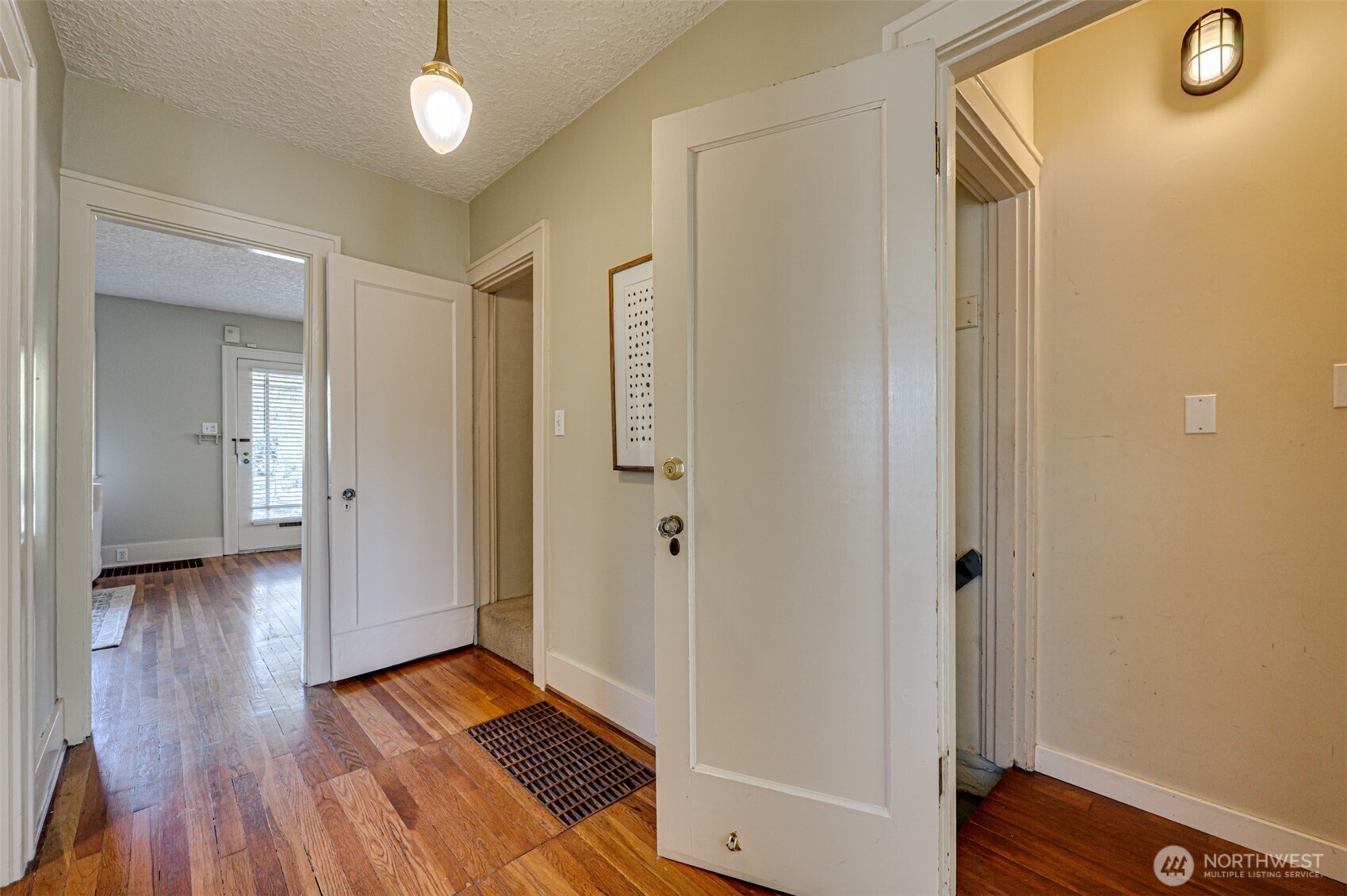307 E 22nd Street