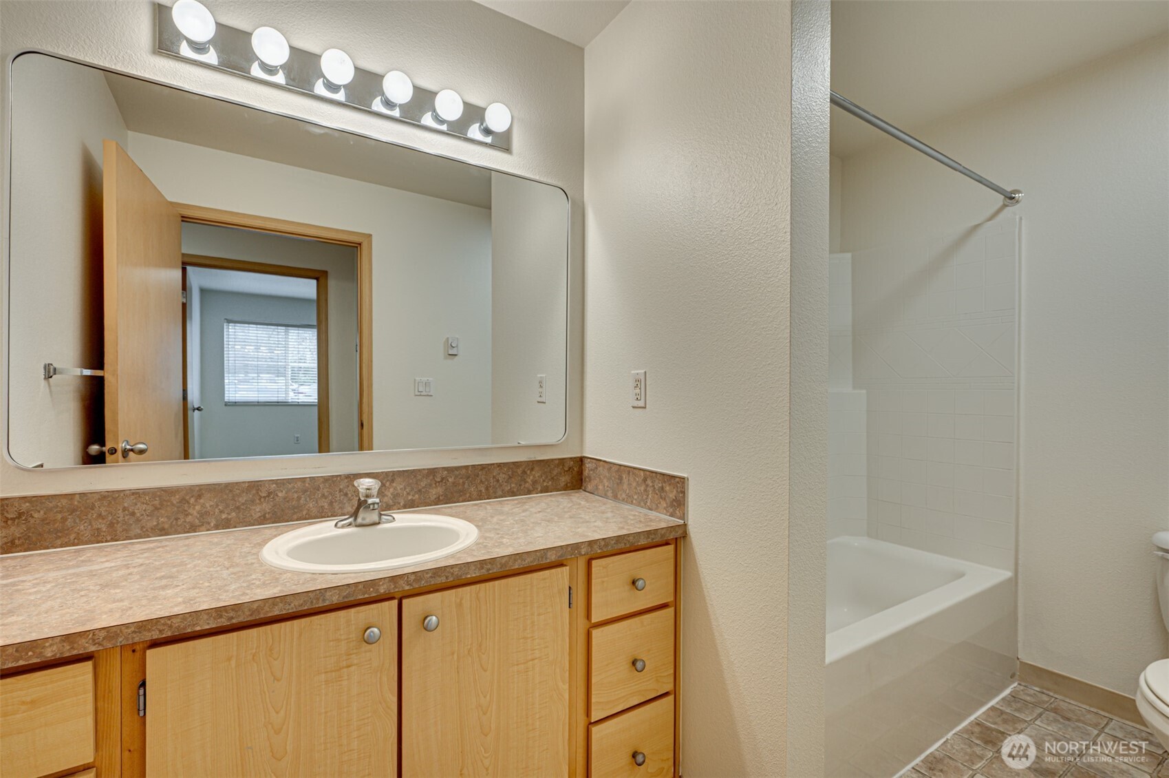 14605 NE 20th Avenue Unit: B101