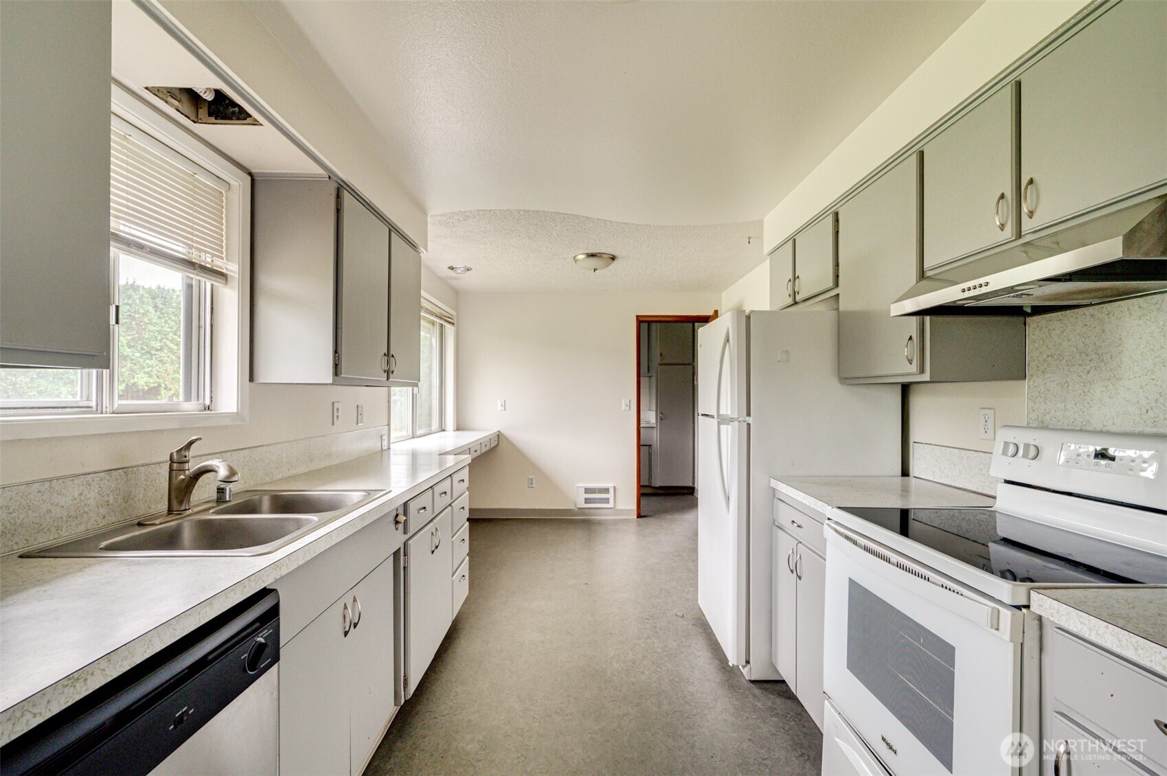 4319 F Circle