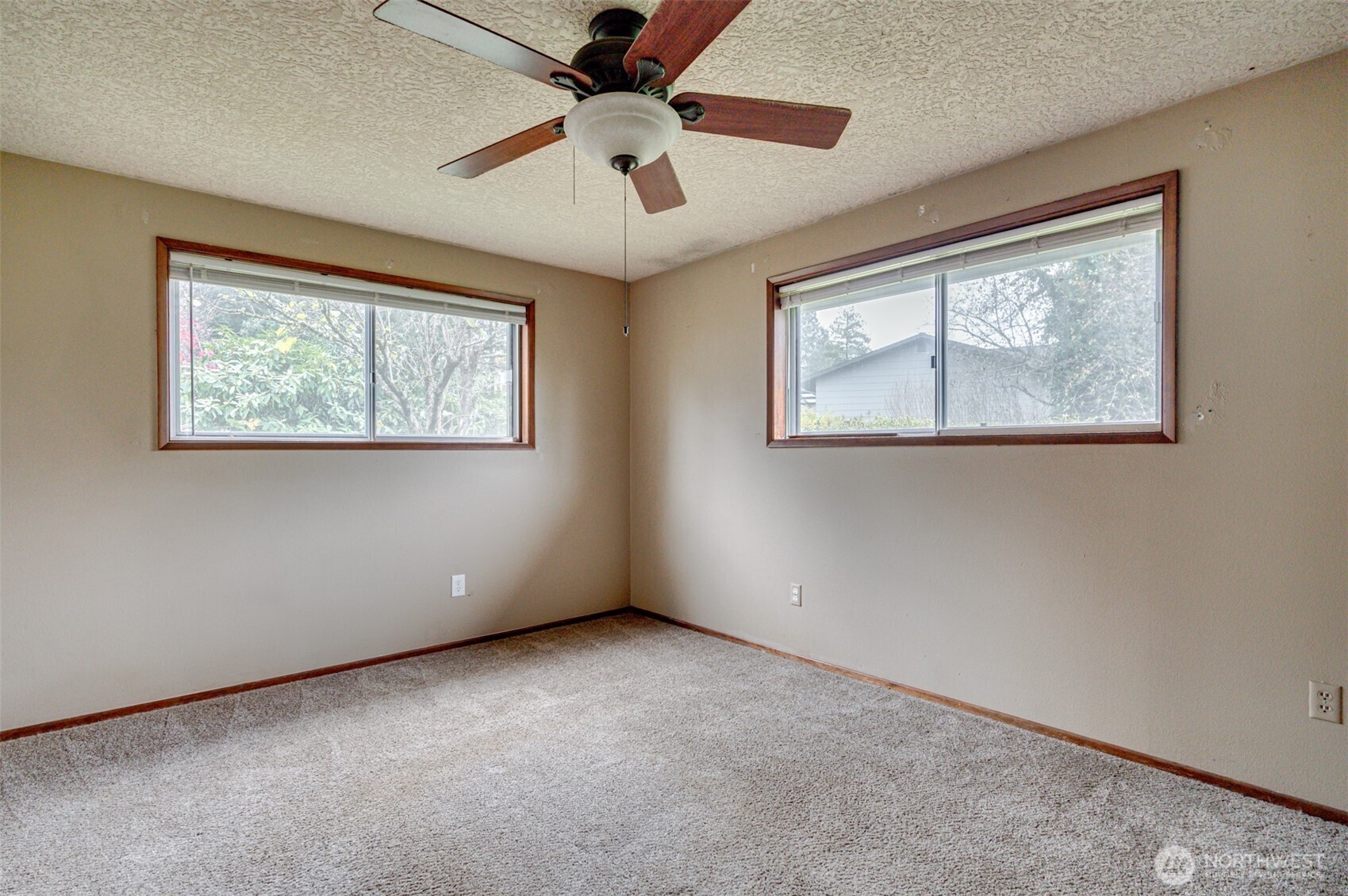 4319 F Circle