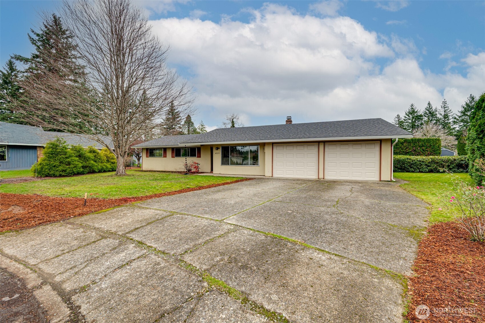 4319 F Circle