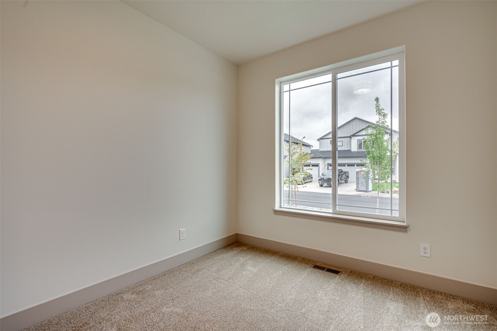 3439 SE 8th Avenue