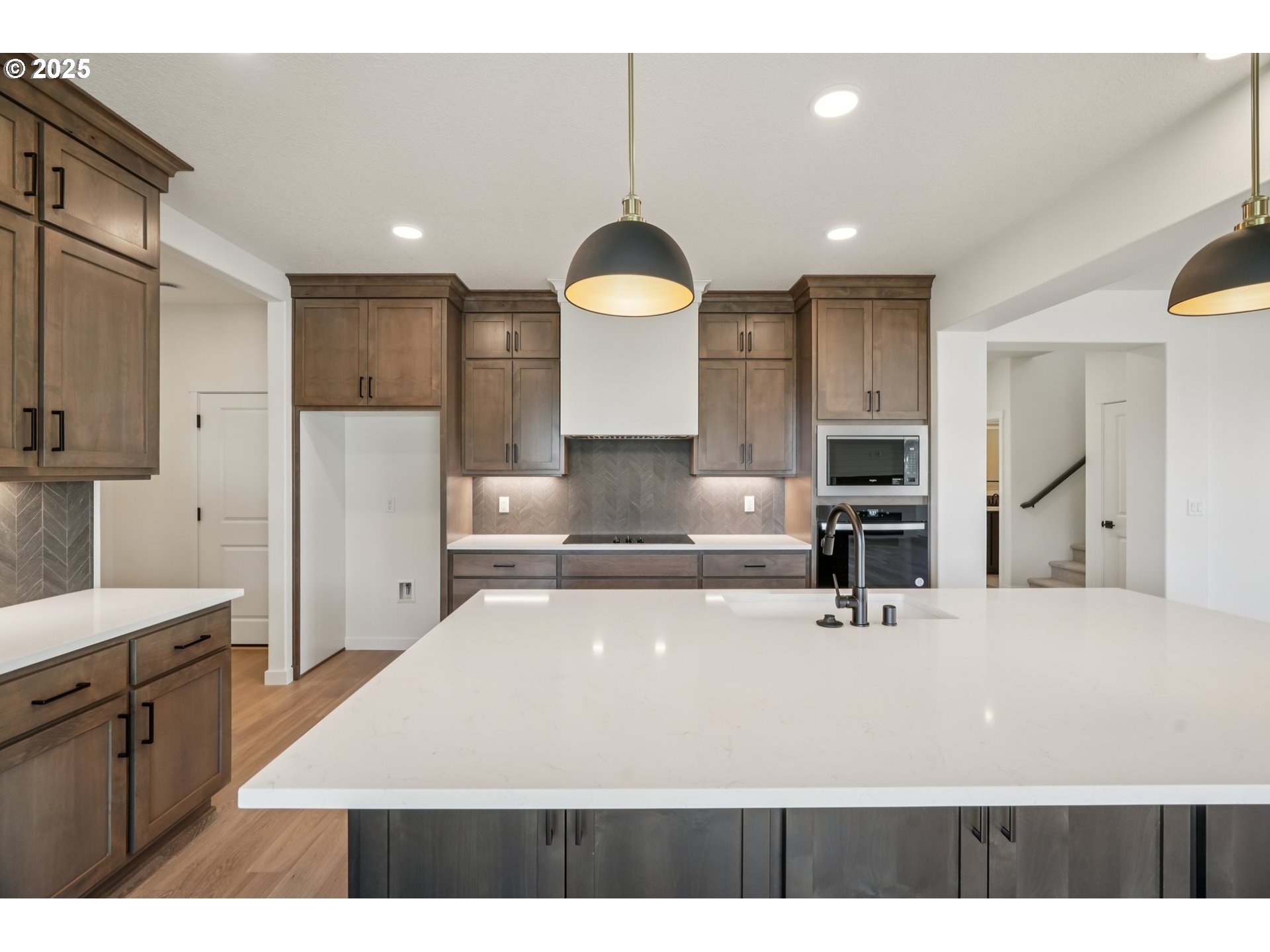 410 W 20TH WAY