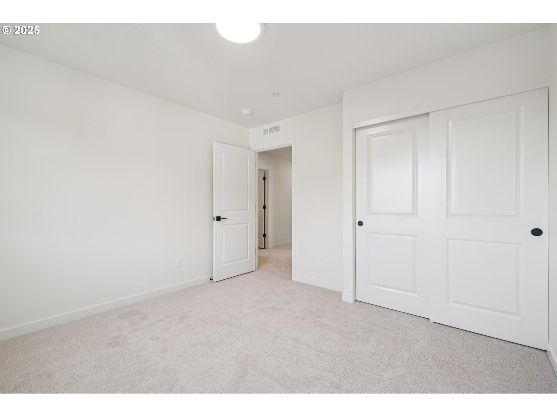410 W 20TH WAY