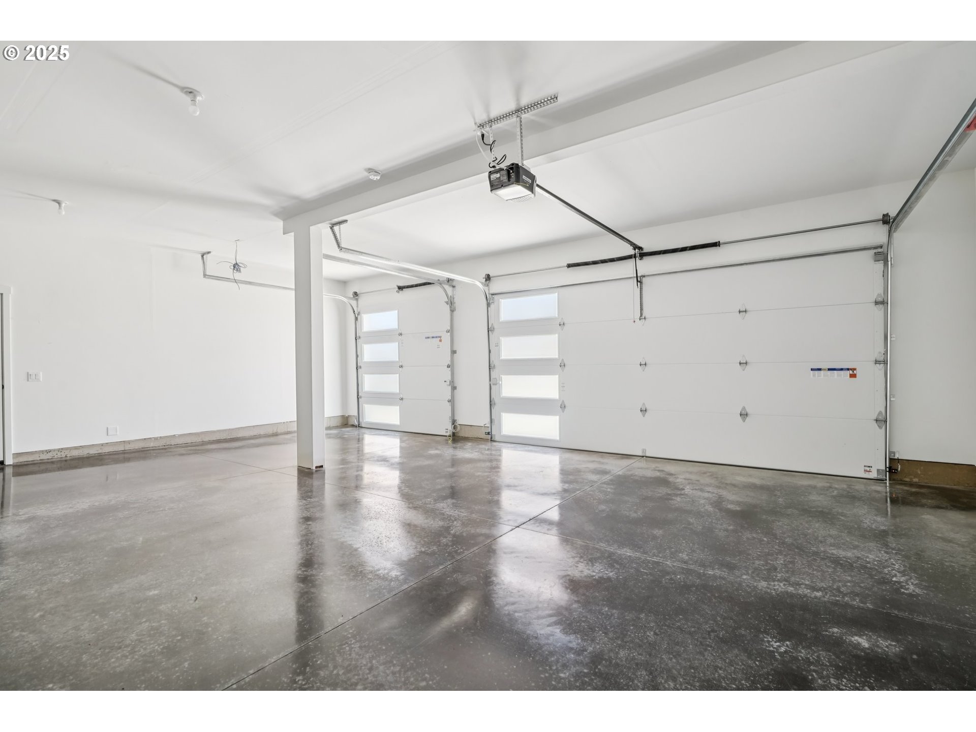 410 W 20TH WAY