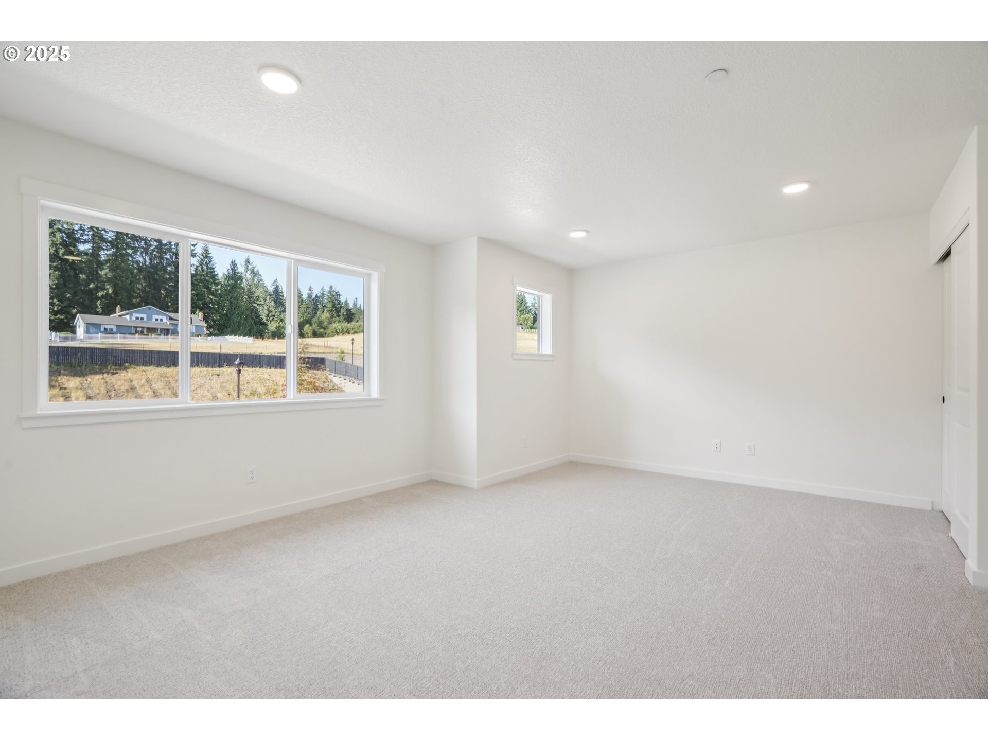 410 W 20TH WAY