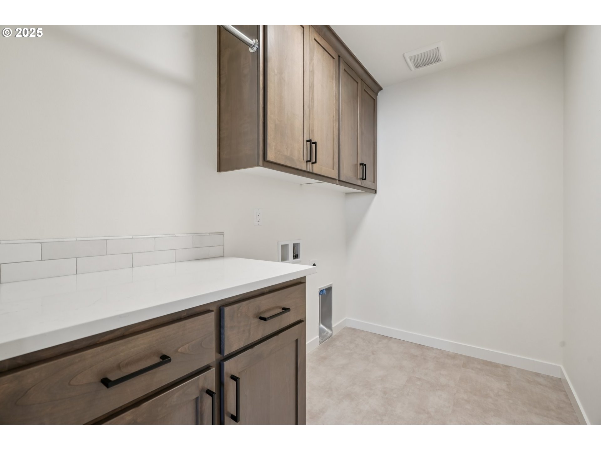 410 W 20TH WAY