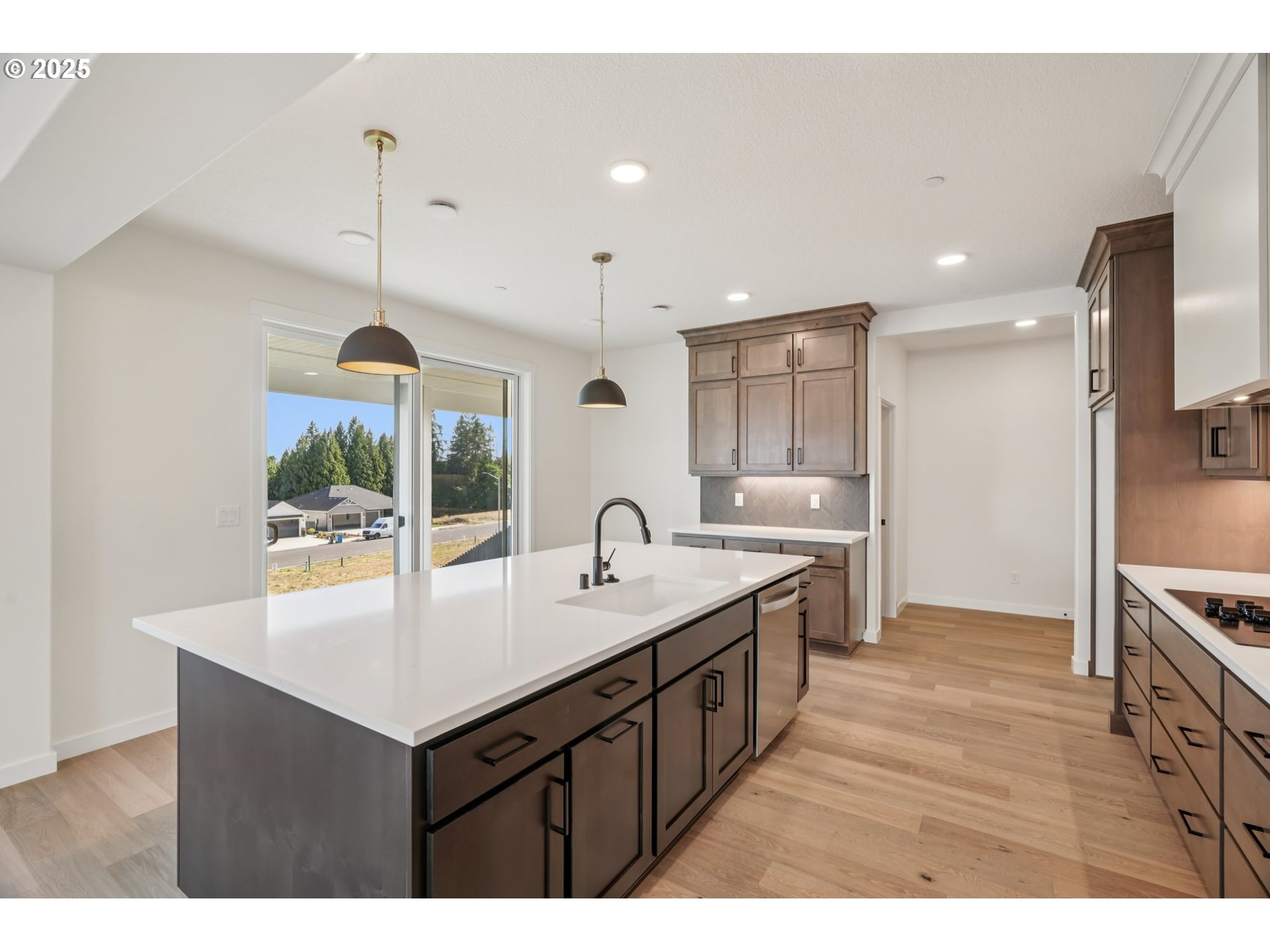 410 W 20TH WAY