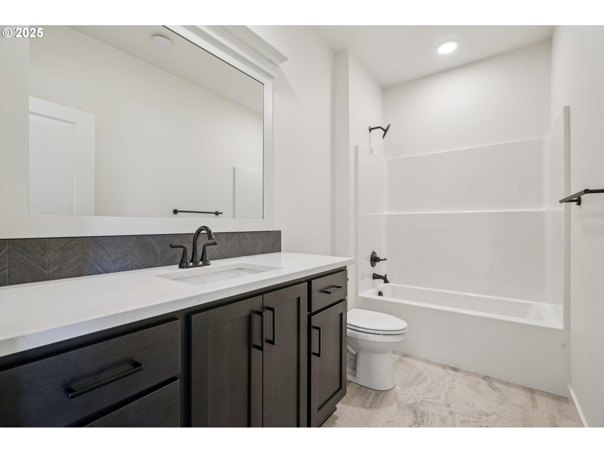 410 W 20TH WAY