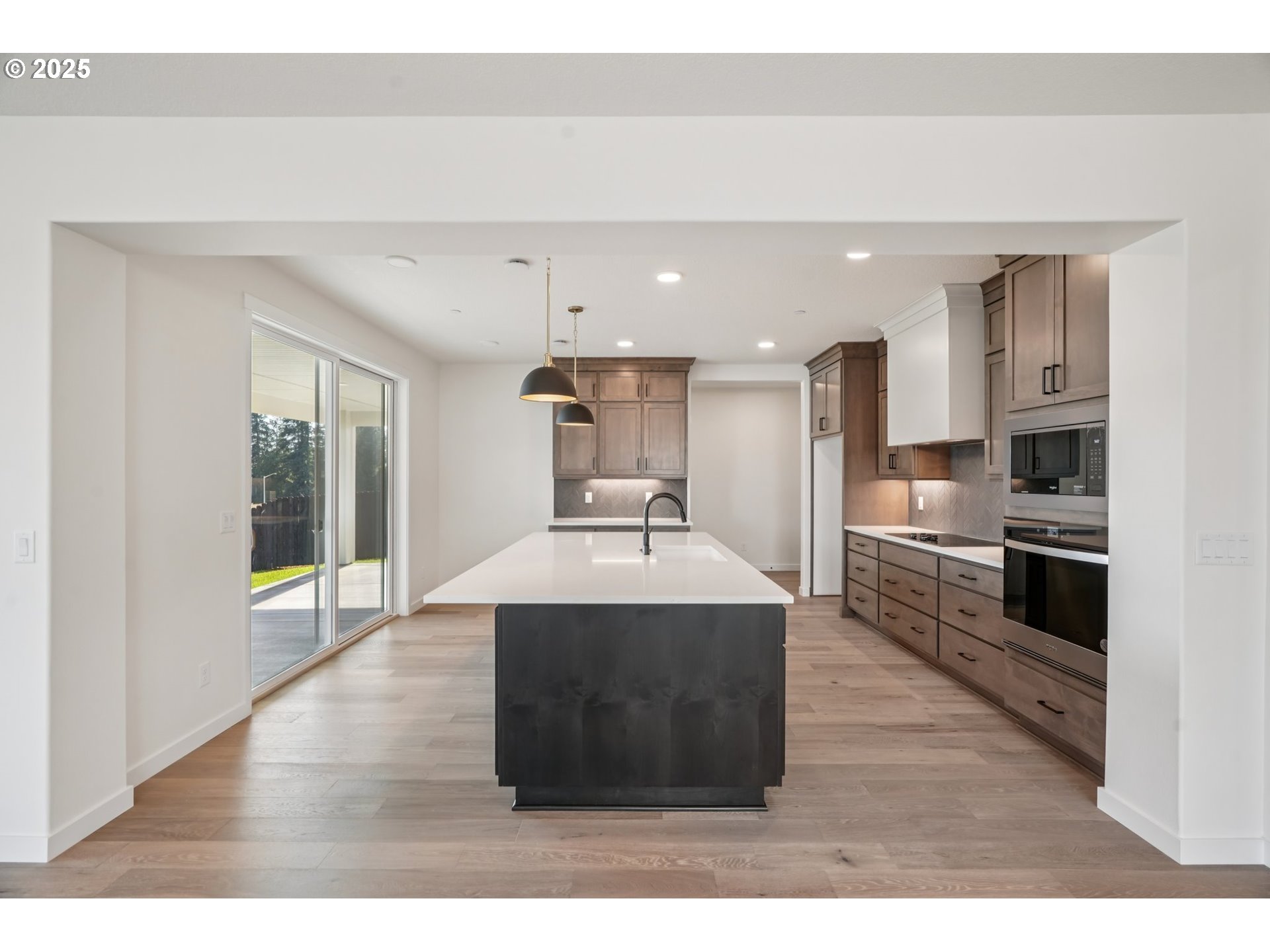 410 W 20TH WAY