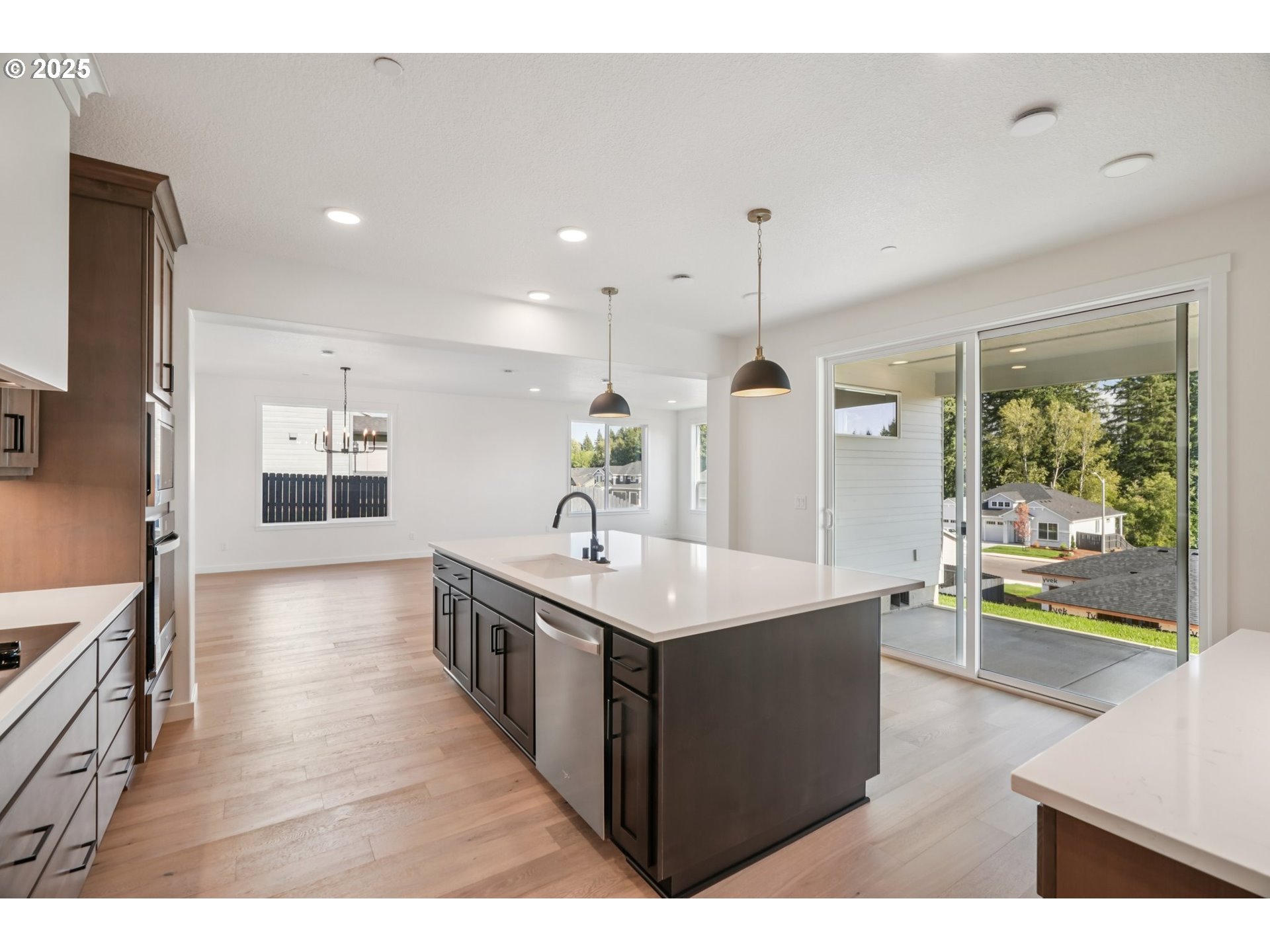 410 W 20TH WAY