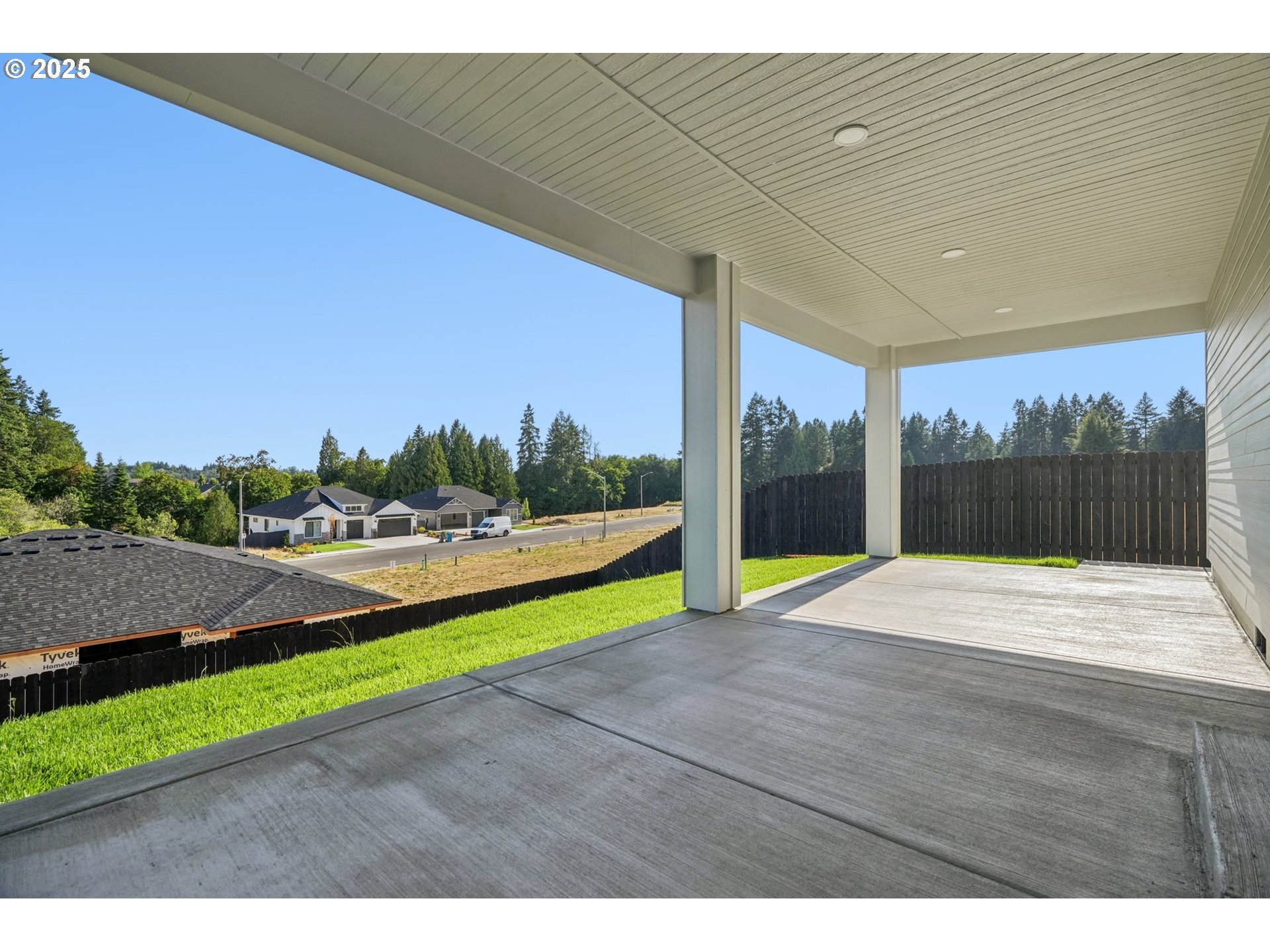 410 W 20TH WAY