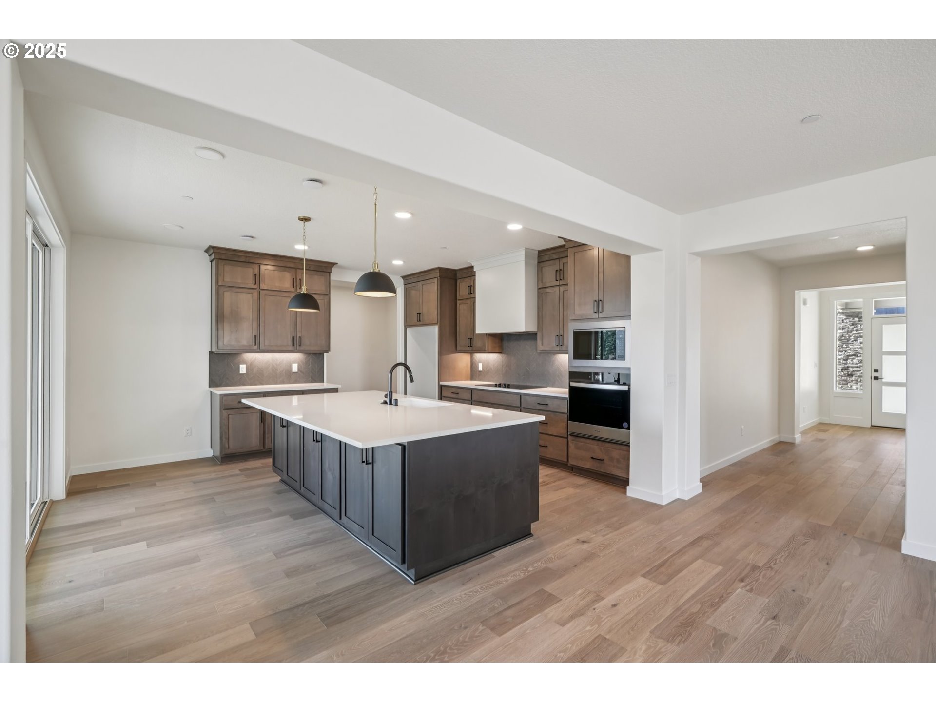 410 W 20TH WAY